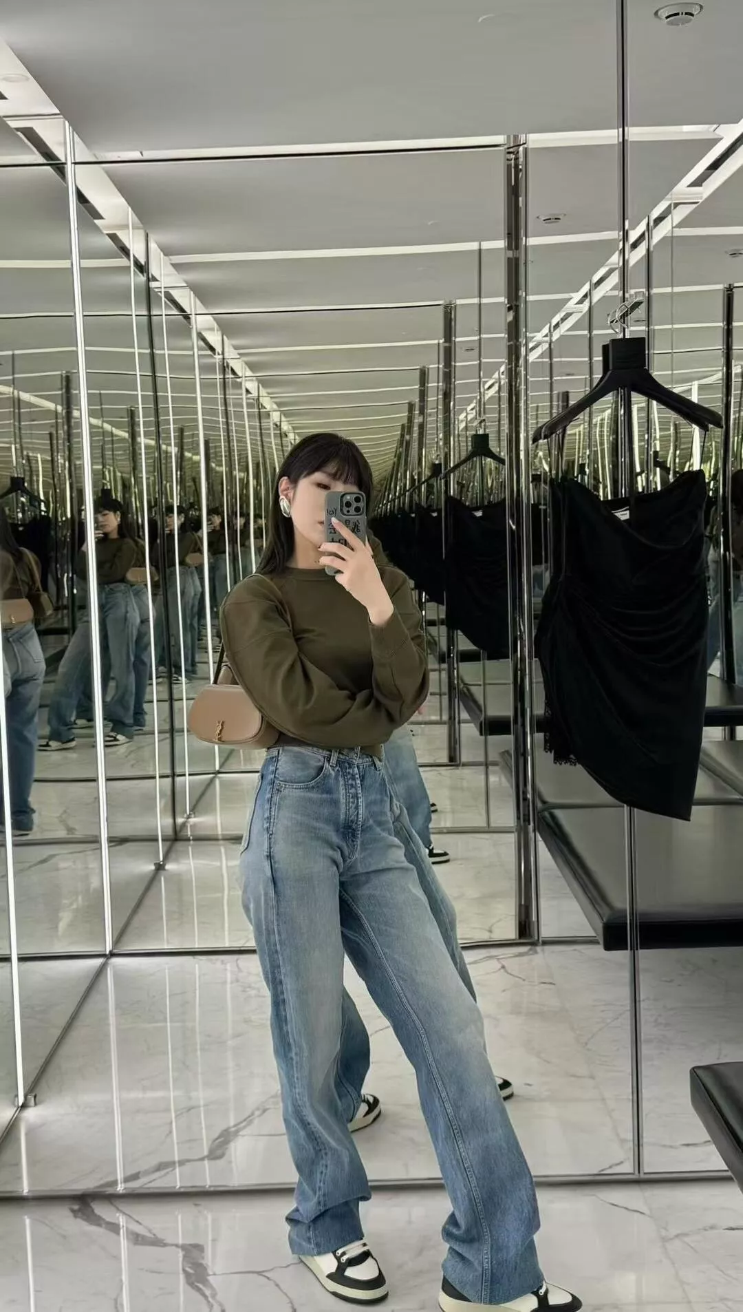 軟木色 Voltaire Mini 半月包｜Cassandra旋扣款