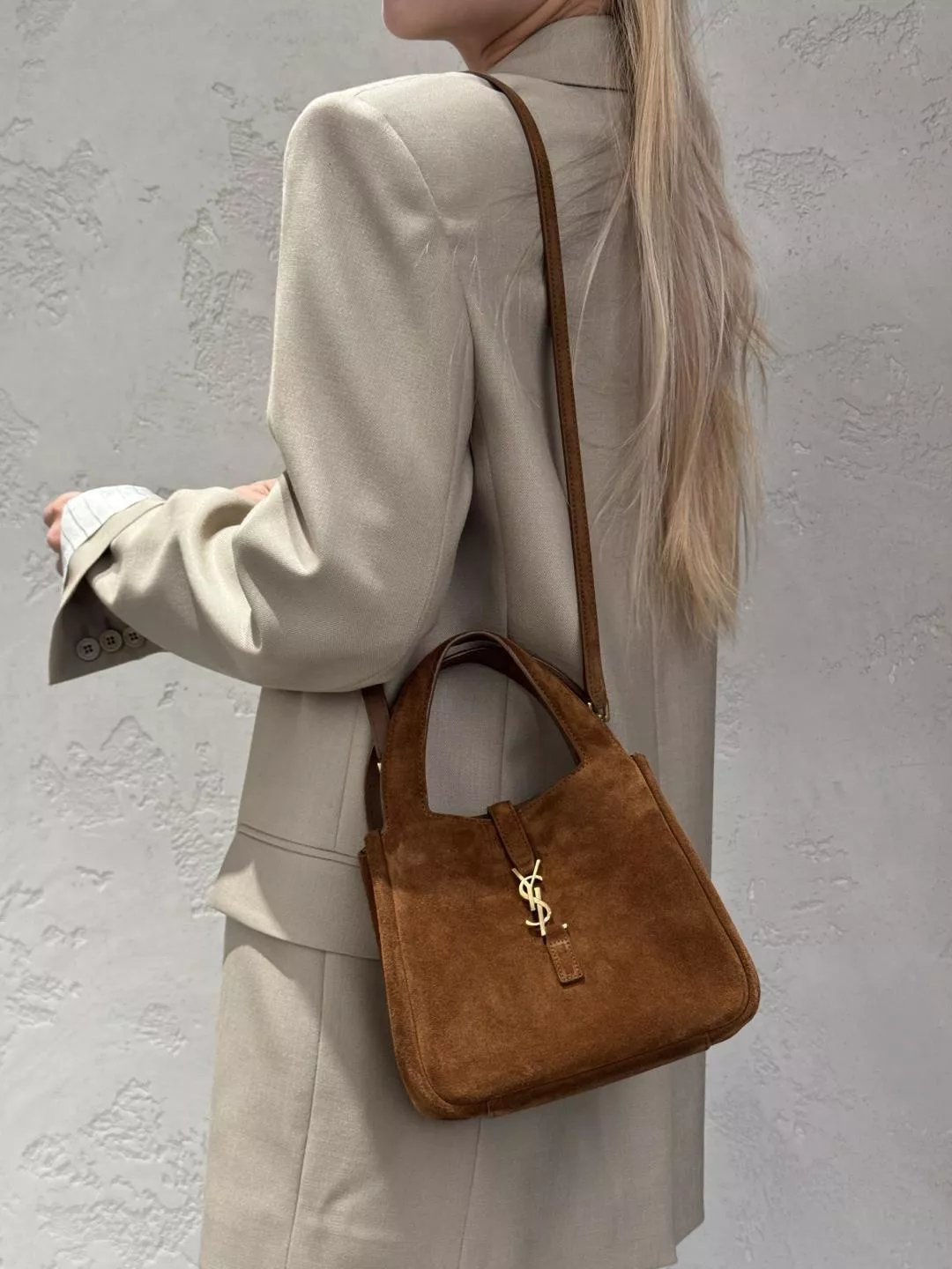 麂皮棕色｜Baby Bea｜18cm 迷你極簡托特包 可手提與斜挎