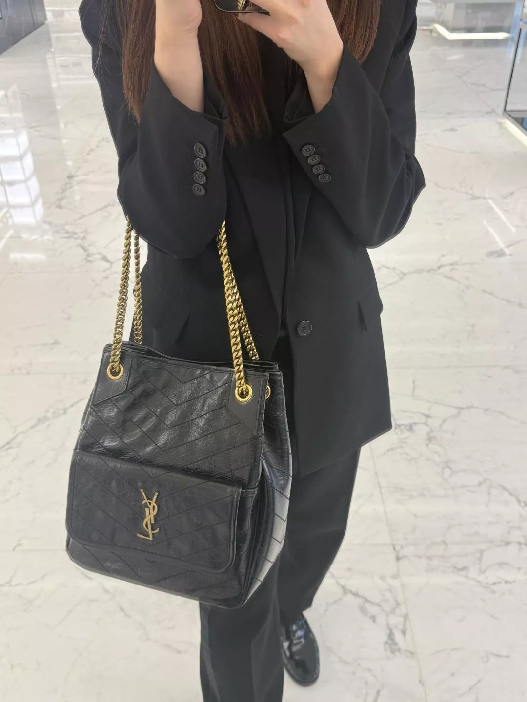 Niki系列 新款｜油蠟牛皮通勤包 水桶包 25cm