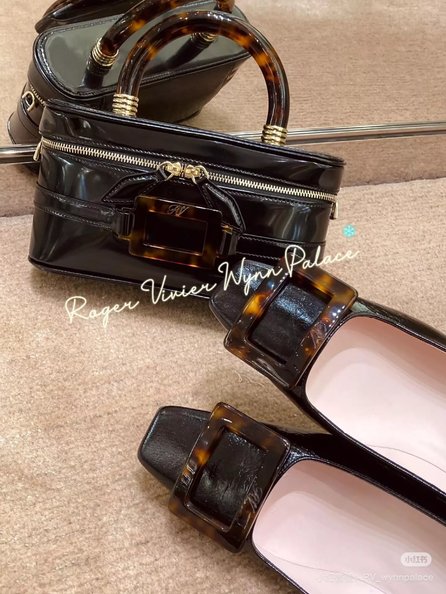 玳瑁扣亮面中跟單鞋 4.5cm｜黑色皺漆光牛皮方跟鞋 女35–40