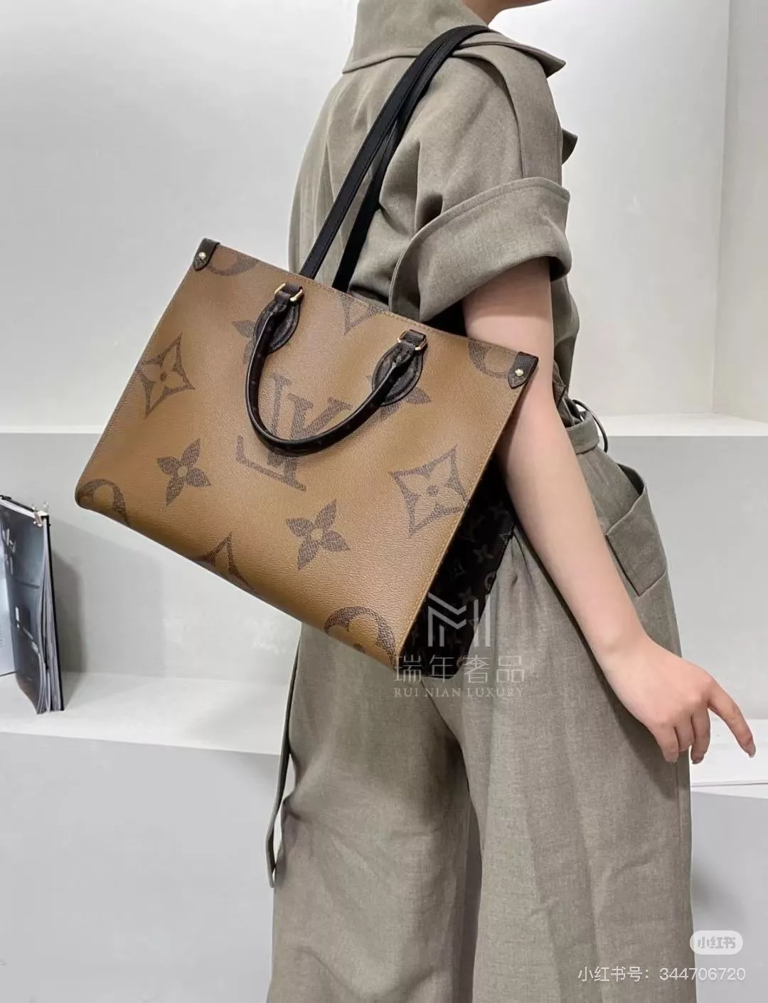 Onthego M45321｜大容量通勤手提包 中號｜雙面老花托特包 35cm