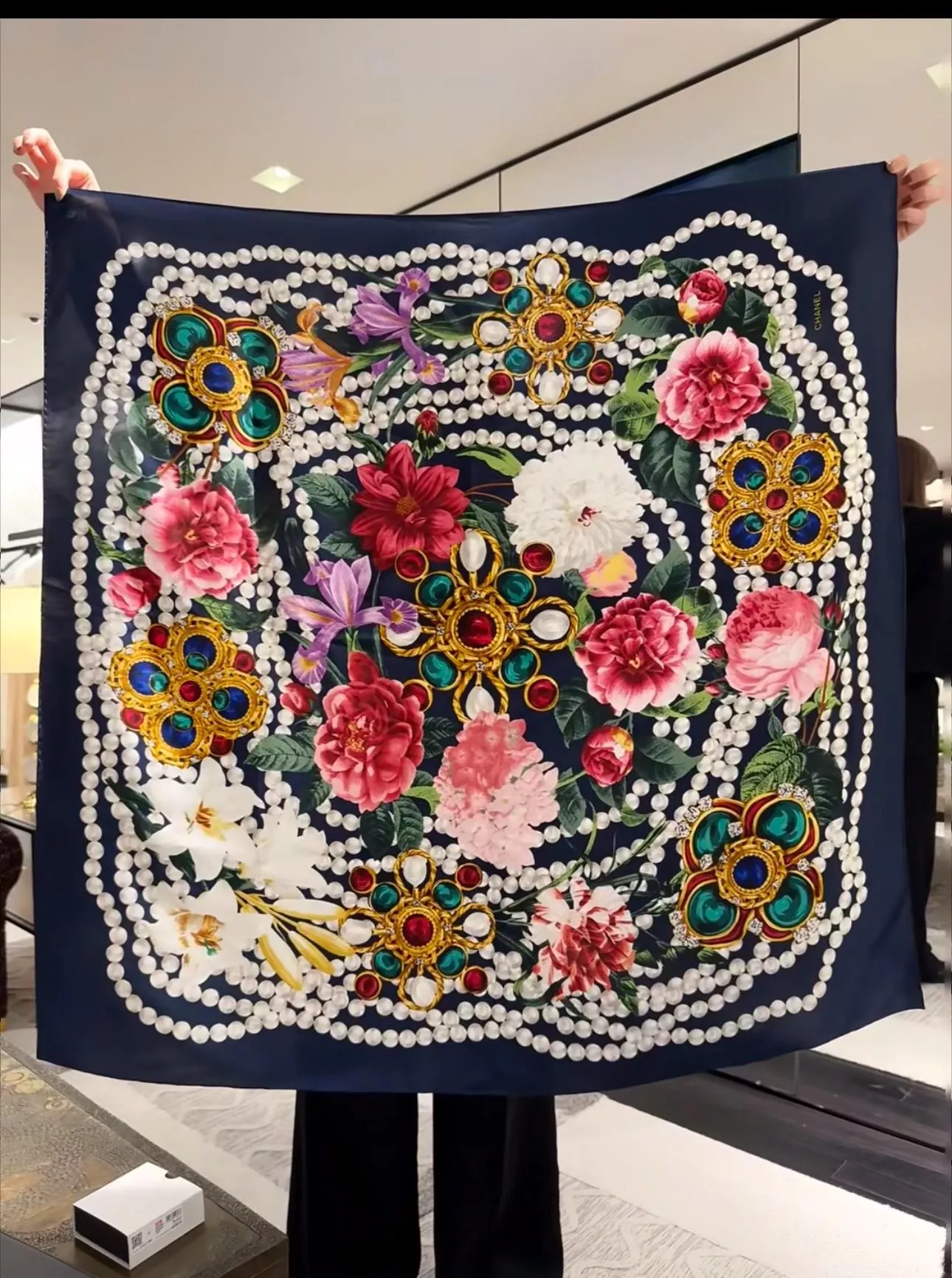 26c 藏藍色 花卉真絲方巾｜90真絲絲巾 90×90cm