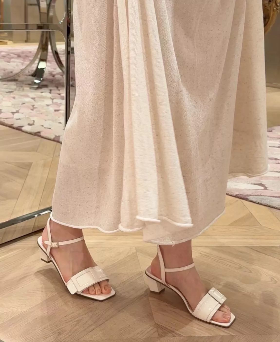 奶白色 方扣後空涼鞋 4.5cm｜牛漆皮粗跟涼鞋 女35–39