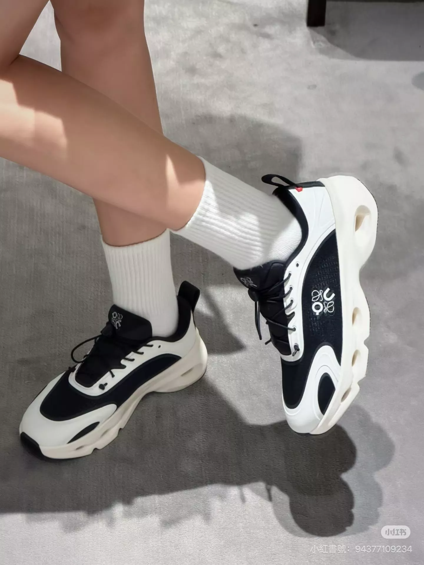 黑x白 LOEWE × ON Cloudsolo 聯名運動鞋｜科技跑鞋 情侶款 男鞋/女鞋