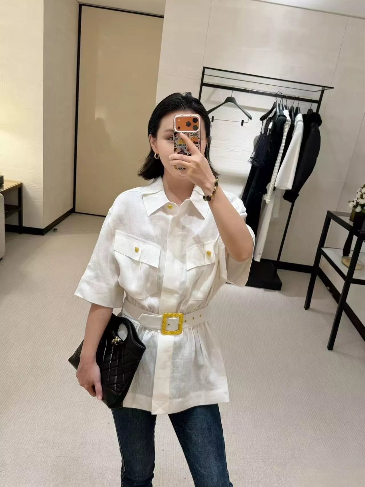 CHANEL 棉麻腰帶襯衫上衣 白色翻領短袖襯衫 金扣收腰襯衫 外穿式棉麻上衣 36/38/40/42