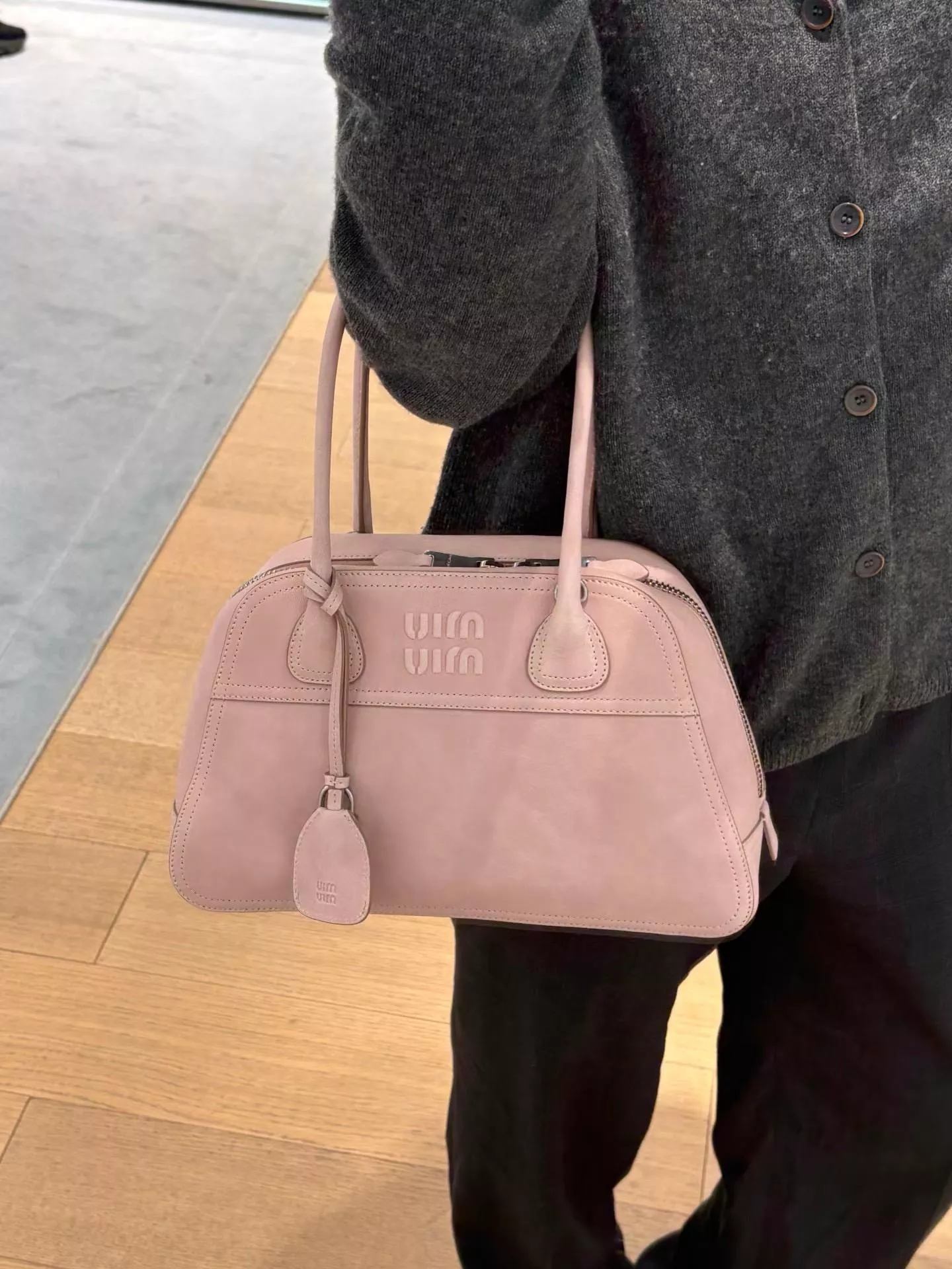 常規款｜Vivant Bag 保齡球包｜蛋白石色/羊皮手提包 32cm