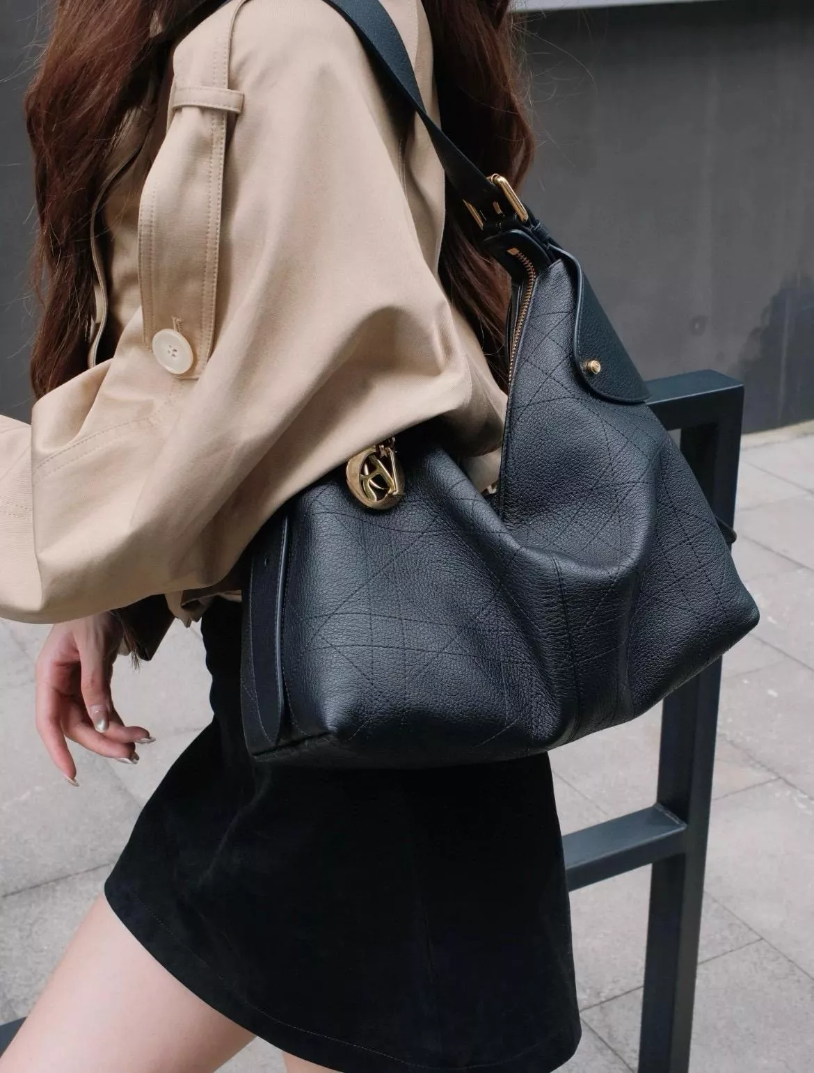 中號｜Voyage Hobo Bag｜黑色粒面牛皮手袋 28cm