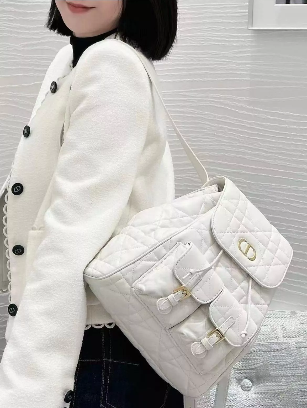 中號 25cm｜CARO Backpack｜白色柔軟小羊皮 藤格紋後背包