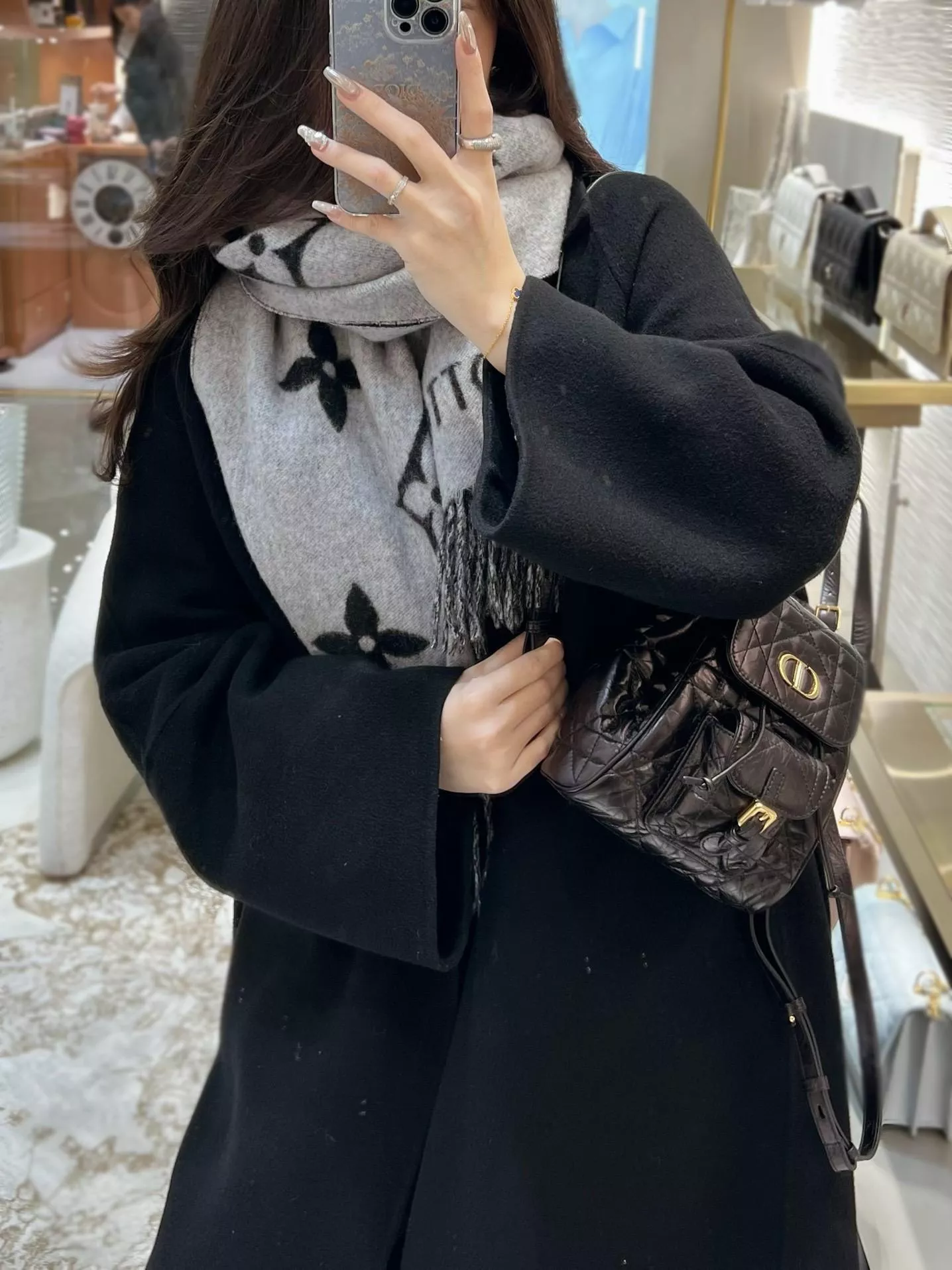 小號 20cm｜CARO Backpack｜黑色皺摺牛皮藤格紋後背包