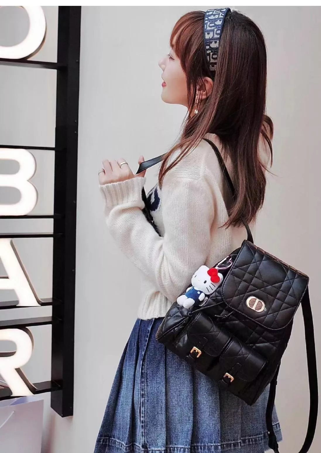 中號 25cm｜CARO Backpack｜黑色柔軟小羊皮 藤格紋後背包