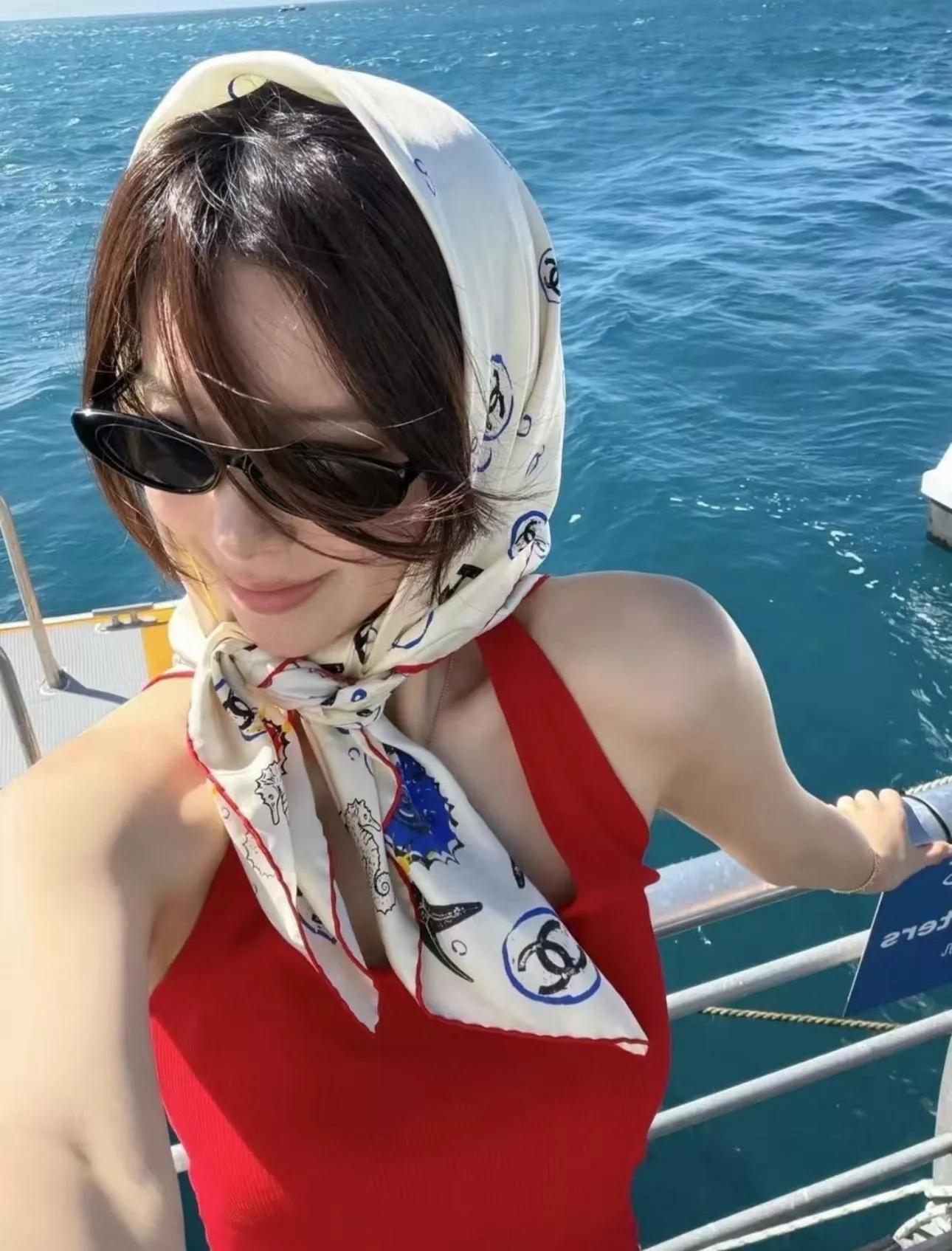 26M 海底世界真絲方巾｜90x90桑蠶絲絲巾・海星美人魚印花