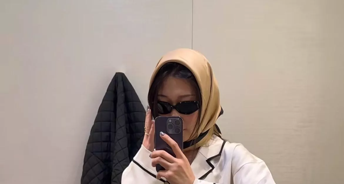 方框真絲方巾｜90×90雙C邊框絲巾・駝色極簡方巾