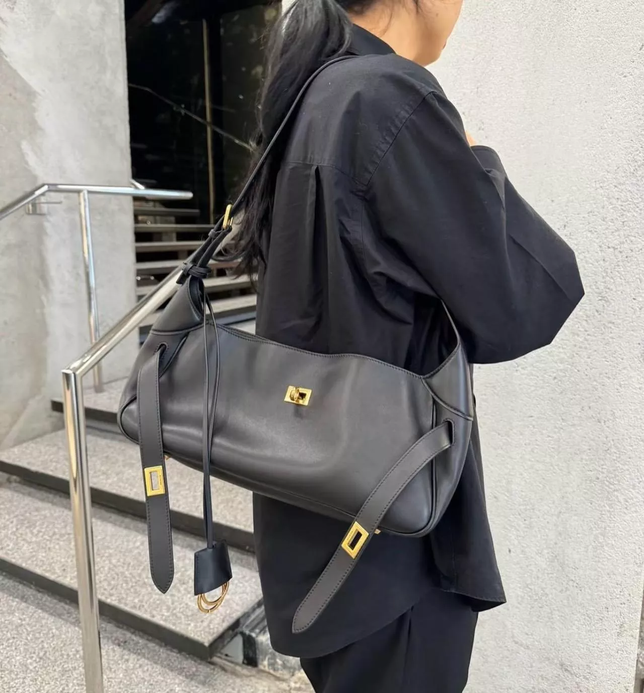 Bel Air Hobo Bag｜黑色金扣單肩包 35cm