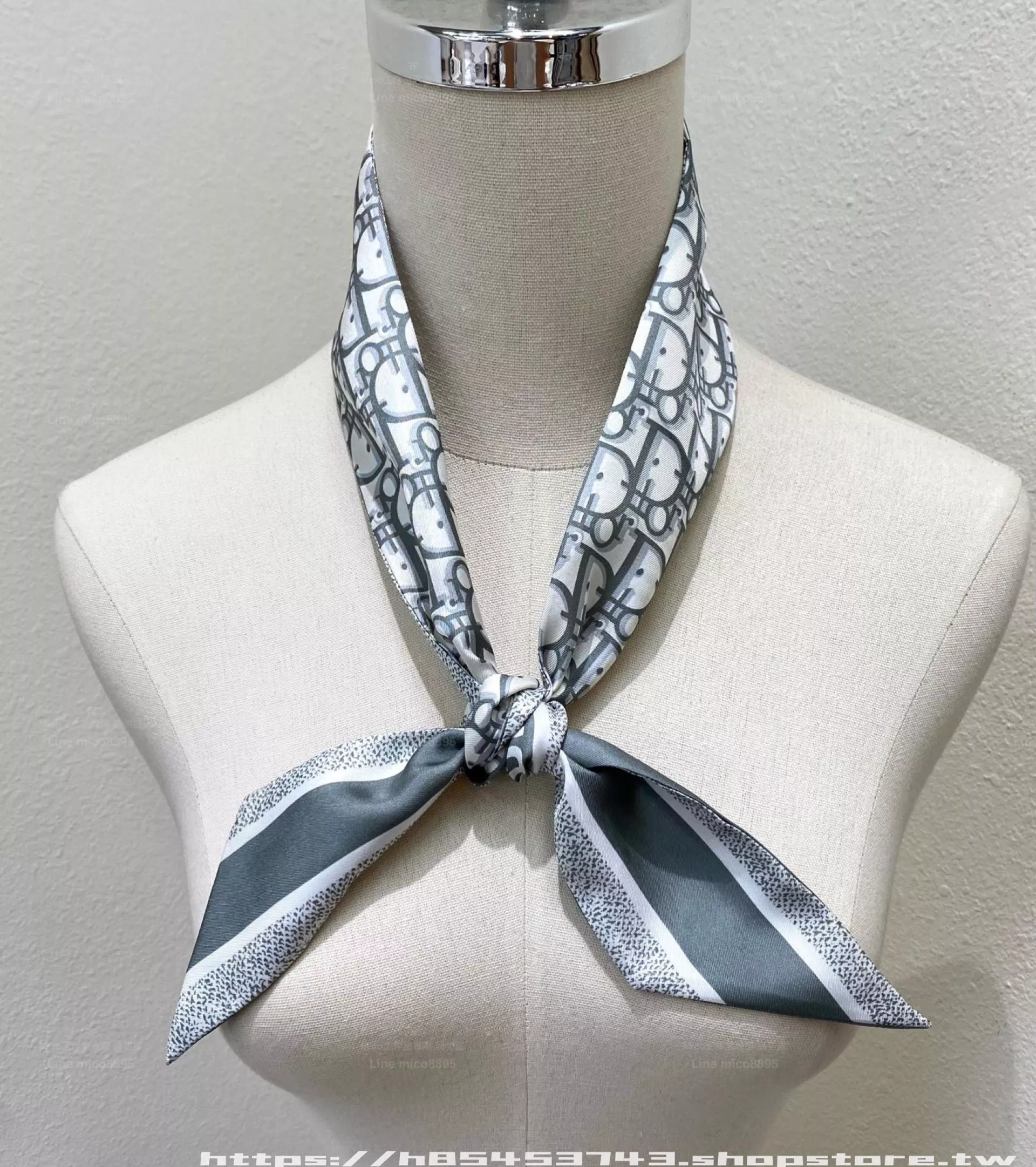 《Oblique 經典緹花 Twilly》灰色 字母提花雙面真絲束髮帶｜100×6cm