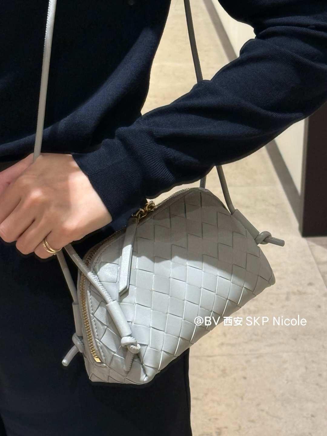銀灰色 Concert Shell Bag｜迷你肩背包 貝殼包 18cm