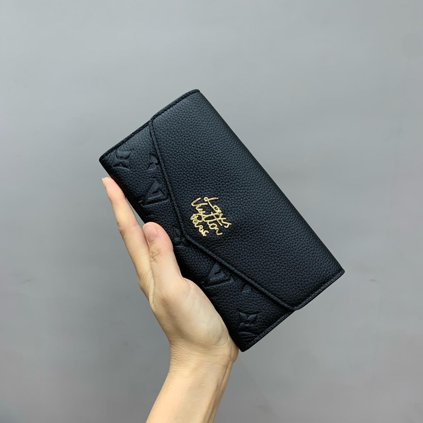 M27664 Sarah Wallet｜黑色壓花長夾