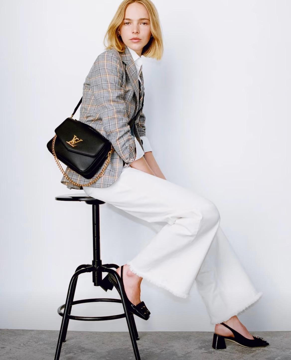 M22735 Oxford Messenger Bag｜黑金旋轉鎖扣手袋 郵差包 22cm