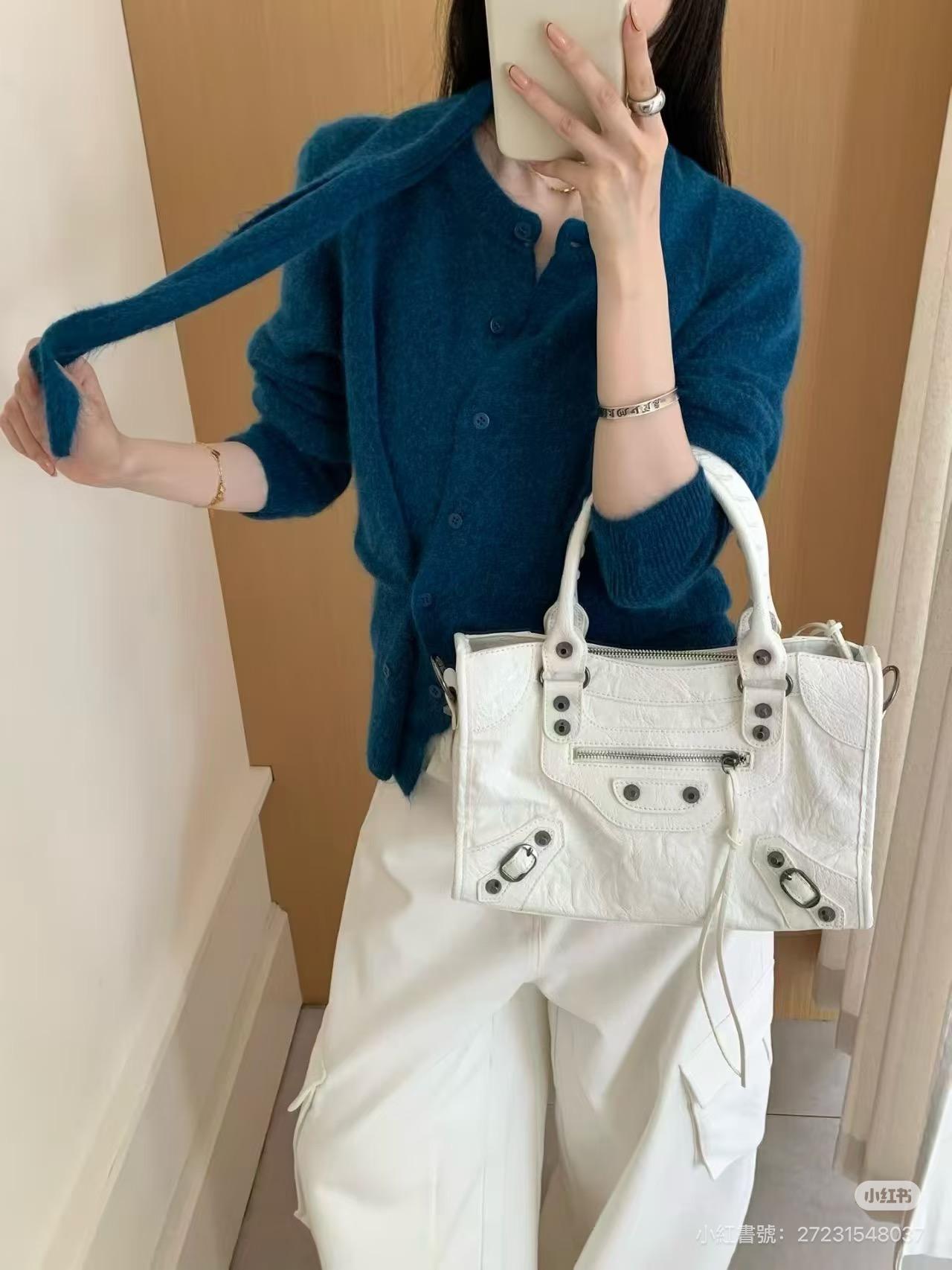 白色/黑釦｜Arena 爆裂小羊皮｜Le City bag Small 機車包｜30cm