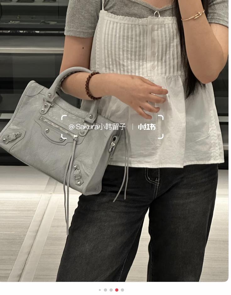 淺灰/銀釦｜Arena 爆裂小羊皮｜Le City bag Small 機車包｜30cm