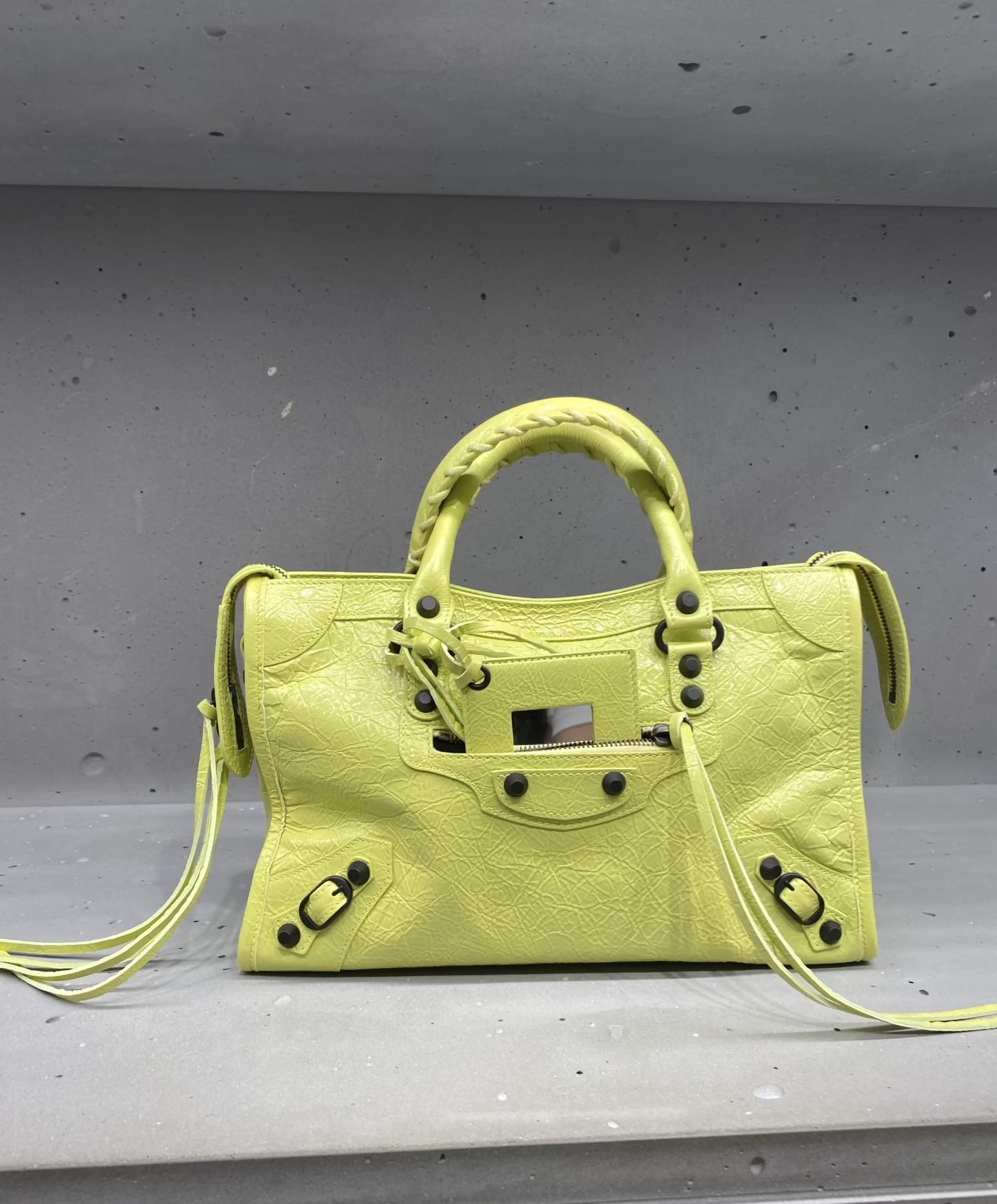 檸檬黃/黑釦｜Arena 爆裂小羊皮｜Le City bag Small 機車包｜30cm
