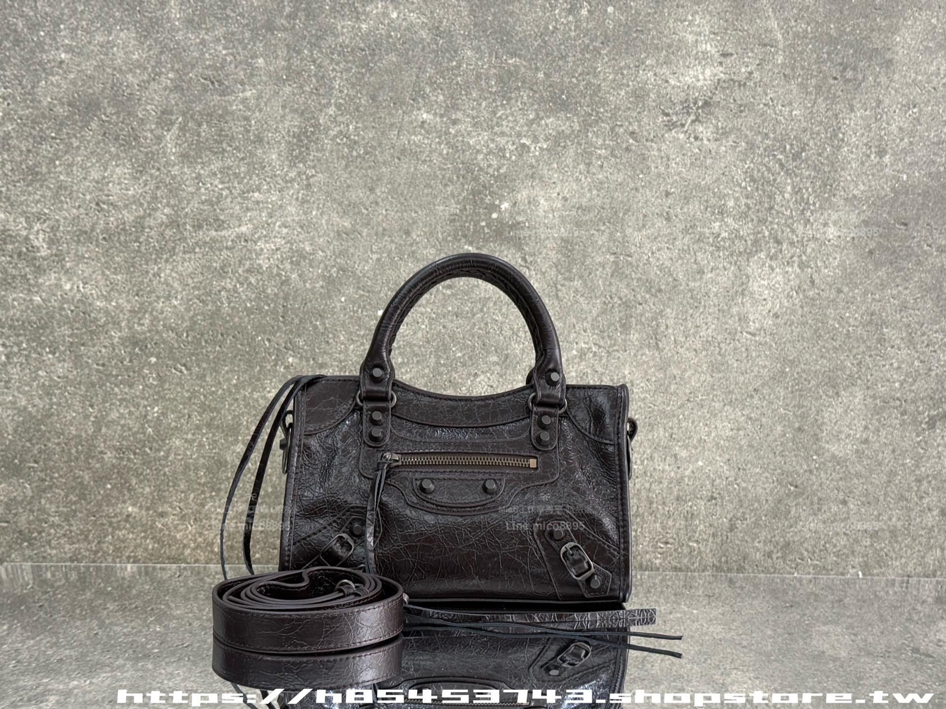 24s版本｜深咖啡/黑釦 Arena 爆裂小羊皮｜Le City bag Mini機車包｜24cm