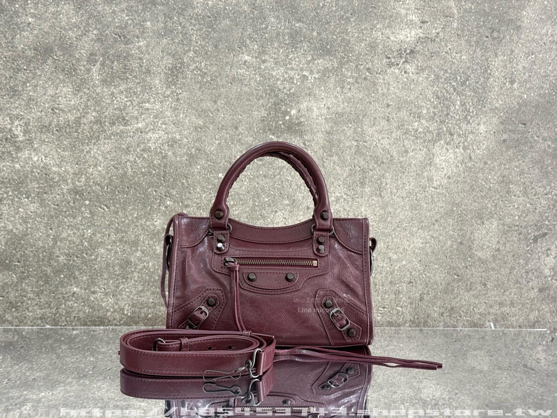 24s版本｜棗紅色/黑釦 Arena 爆裂小羊皮｜Le City bag Mini機車包｜24cm