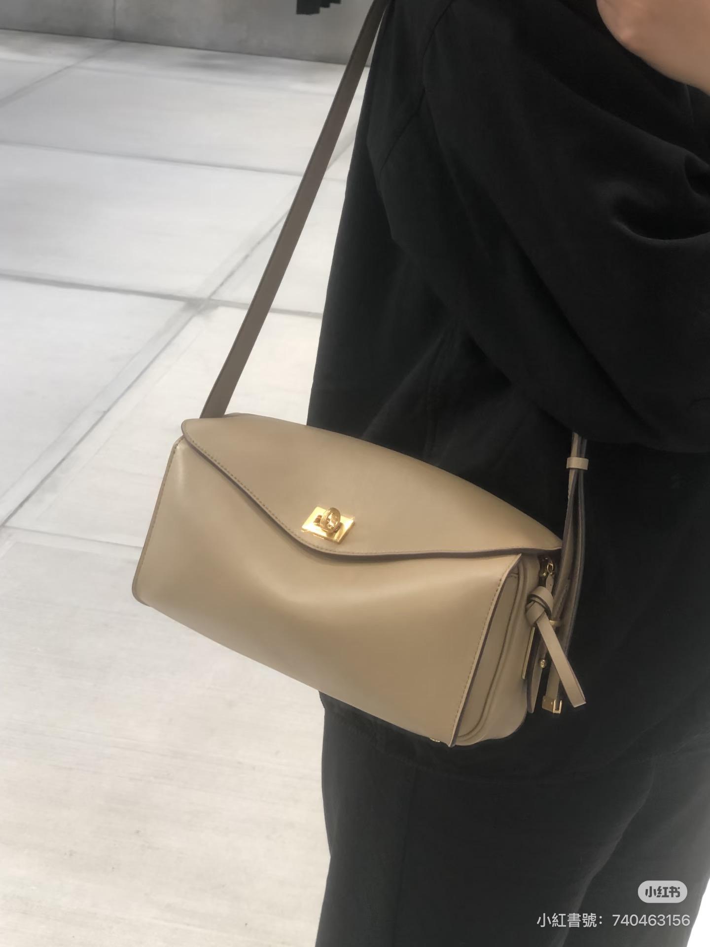 芝麻色/牛皮｜Le7 Shoulder Bag 手袋｜26cm