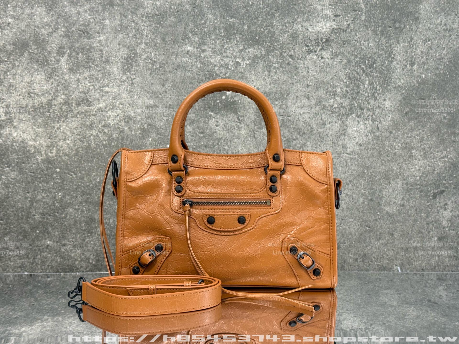舊版本｜駝色/黑釦｜Arena 爆裂小羊皮｜Le City bag Small 機車包｜30cm