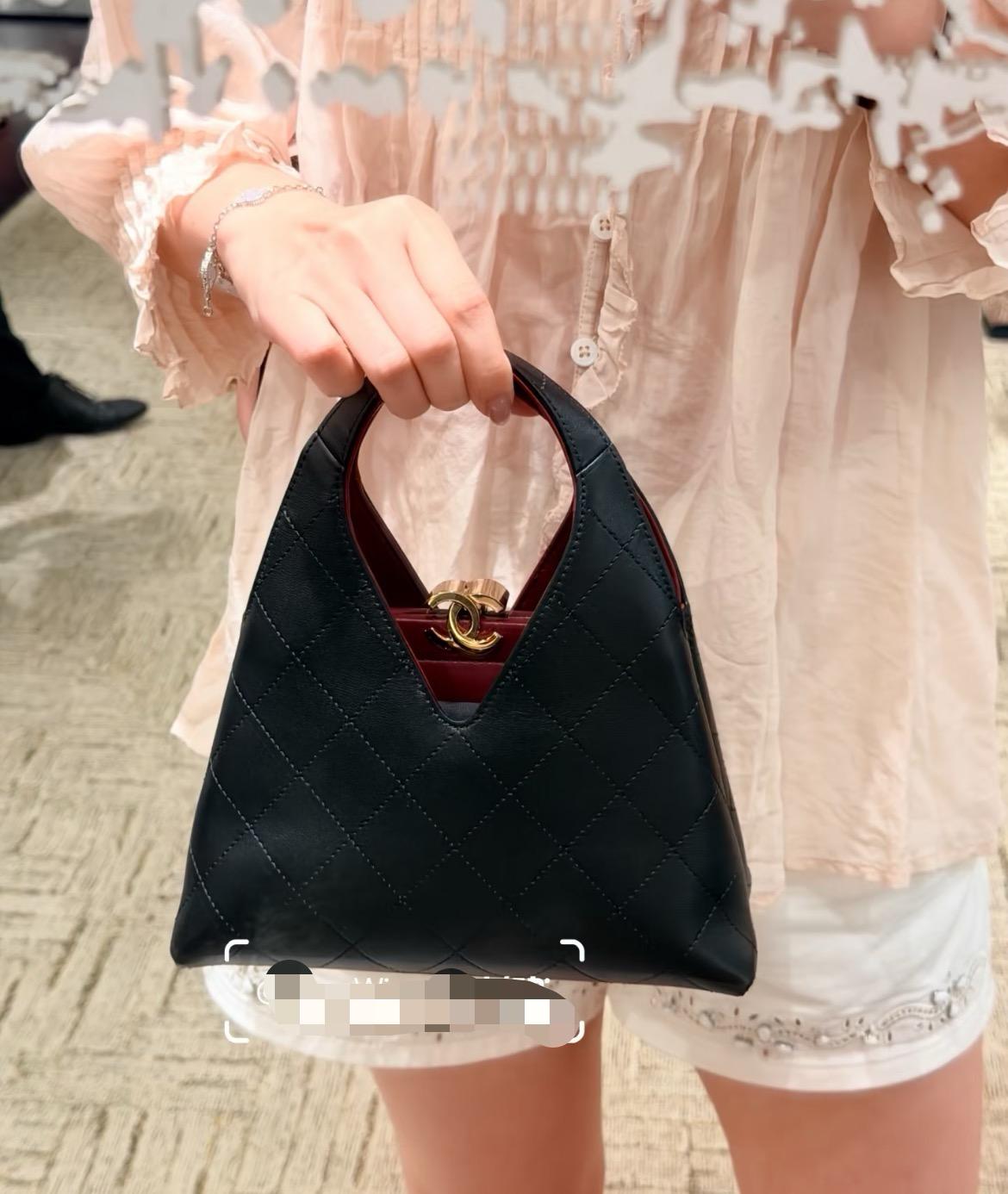 黑色｜Bonaudo小牛皮｜26A高級手工坊三角Hobo手提包｜23cm