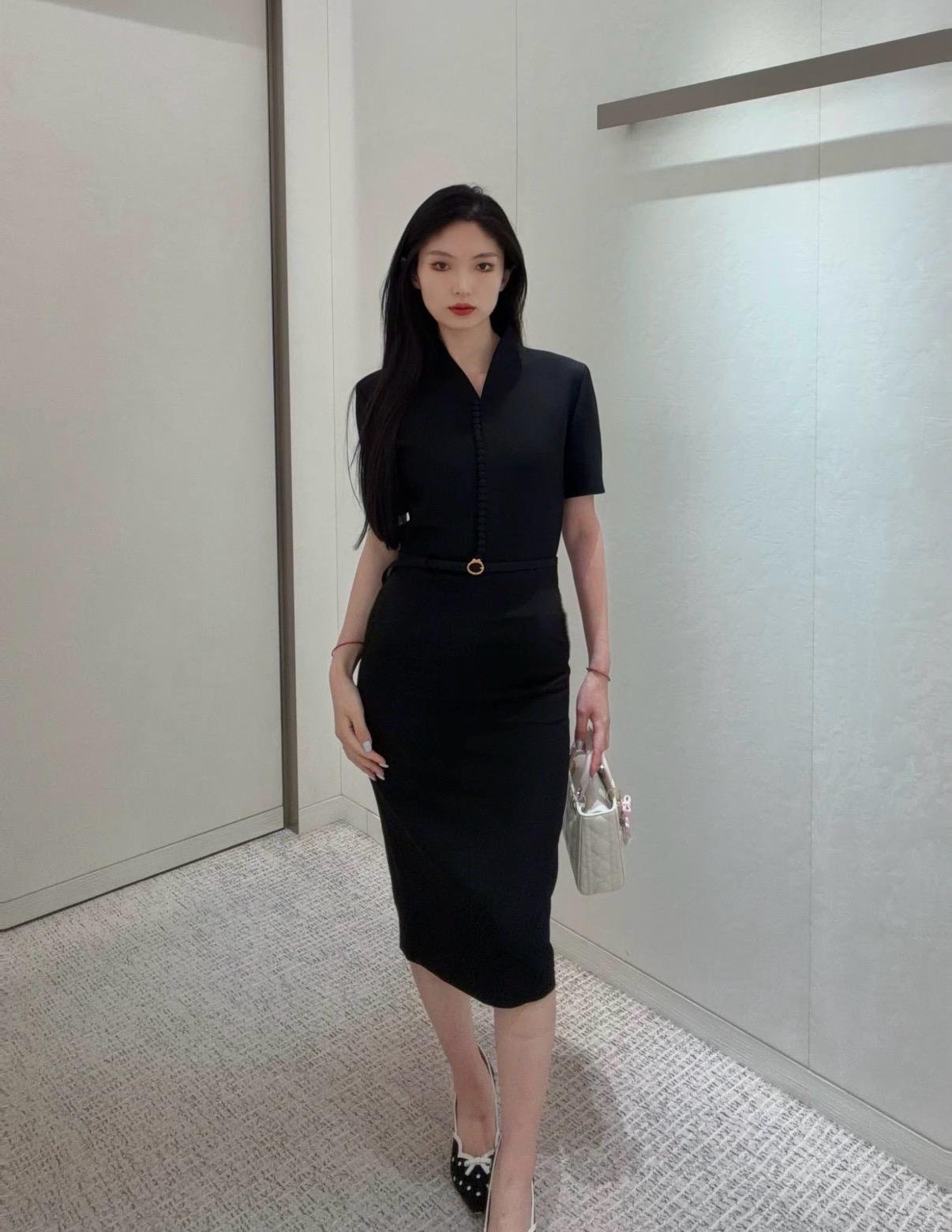 DIOR 26W 黑色絲毛腰帶中長款洋裝｜36／38／40／42