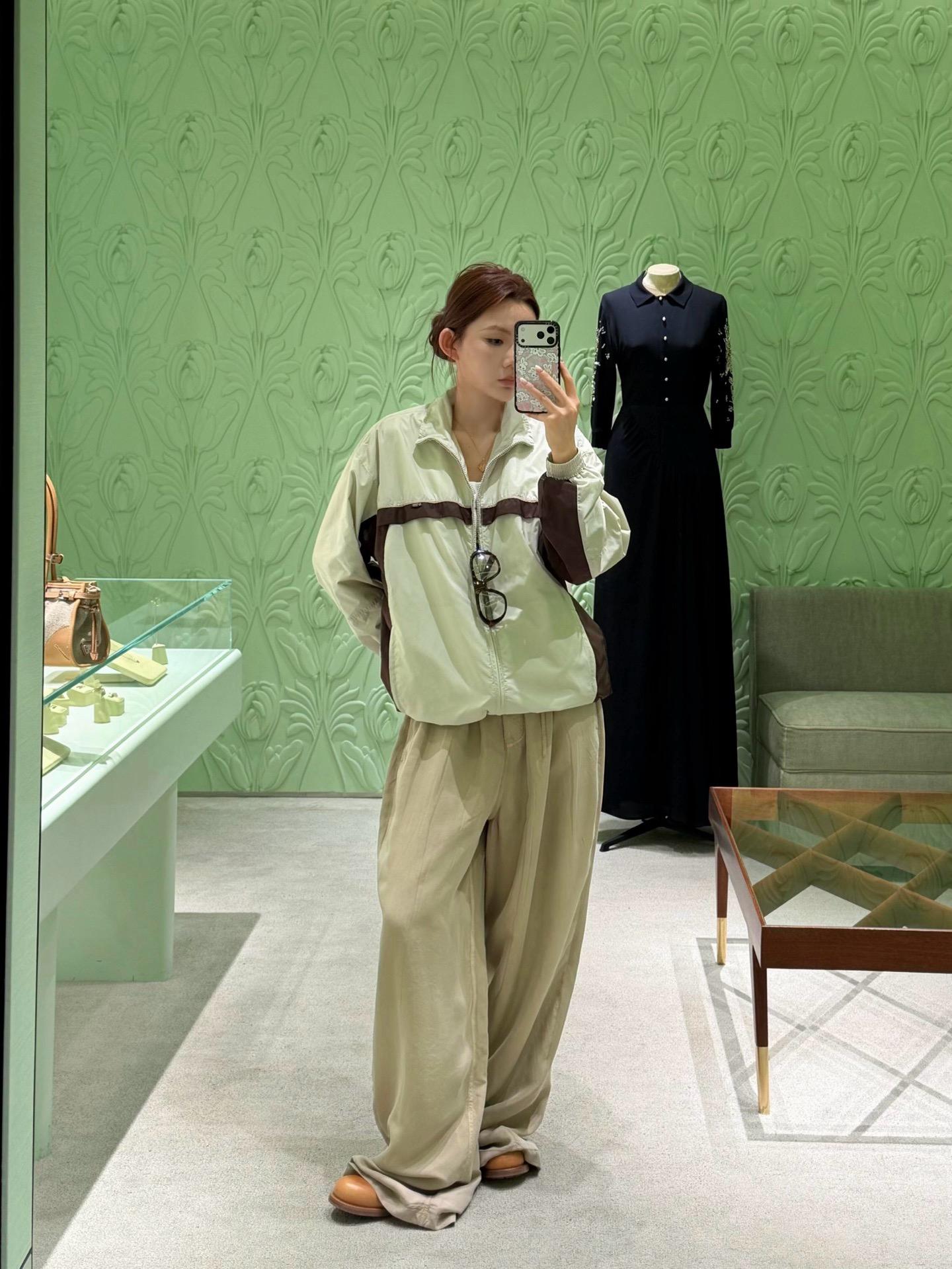 PRADA 26S 拼色條紋立領寬版尼龍夾克｜36／38／40／42