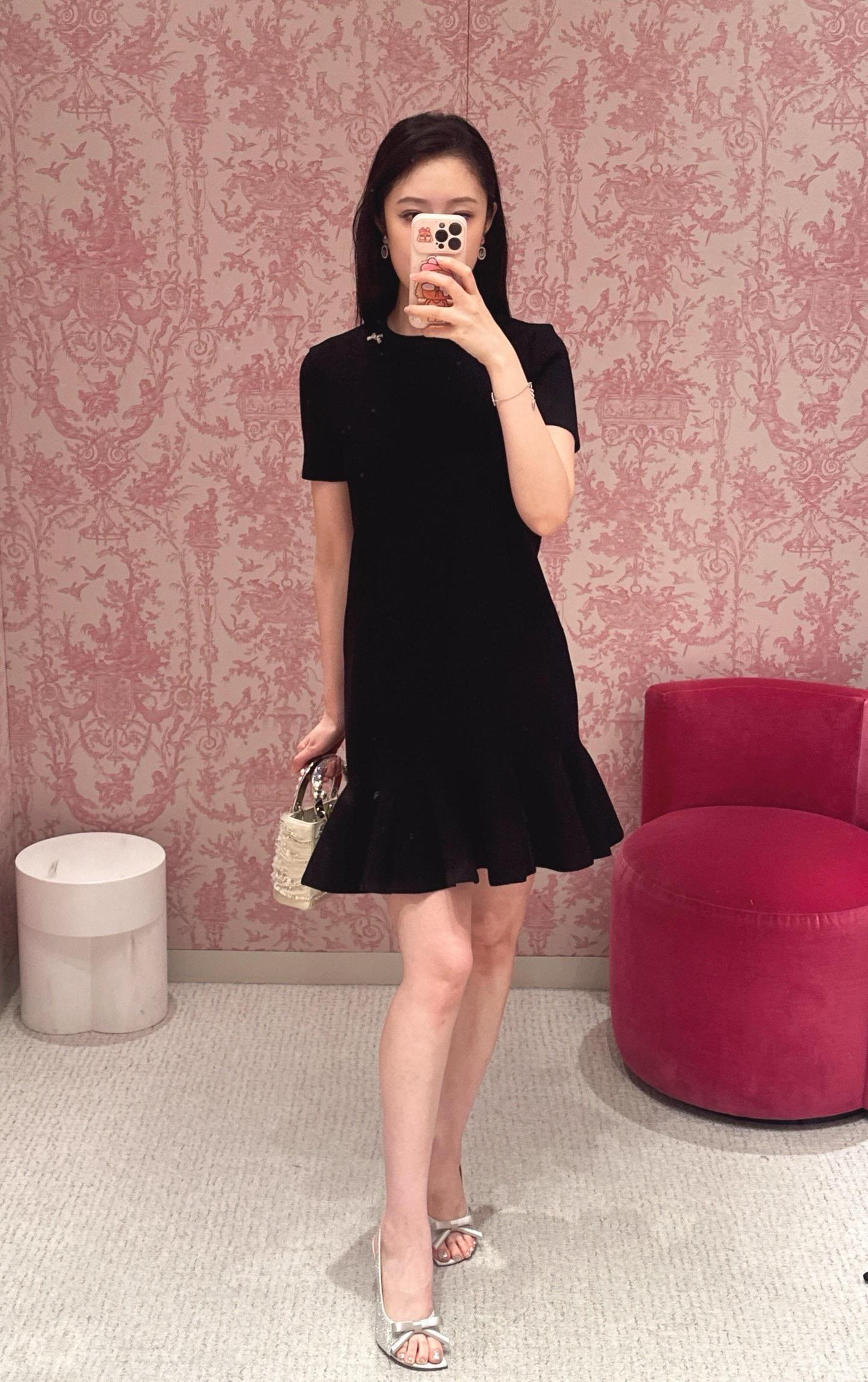 DIOR 26S 蝴蝶結徽章彈力魚尾針織連身裙｜36／38／40