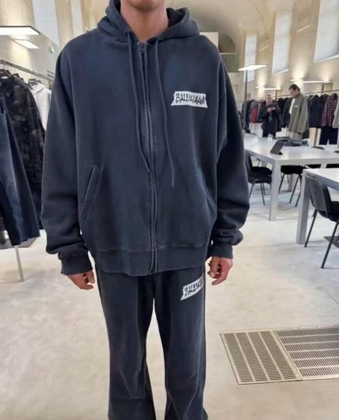 BALENCIAGA 26S 做舊字母印花連帽拉鍊寬鬆衛衣｜36／38／40