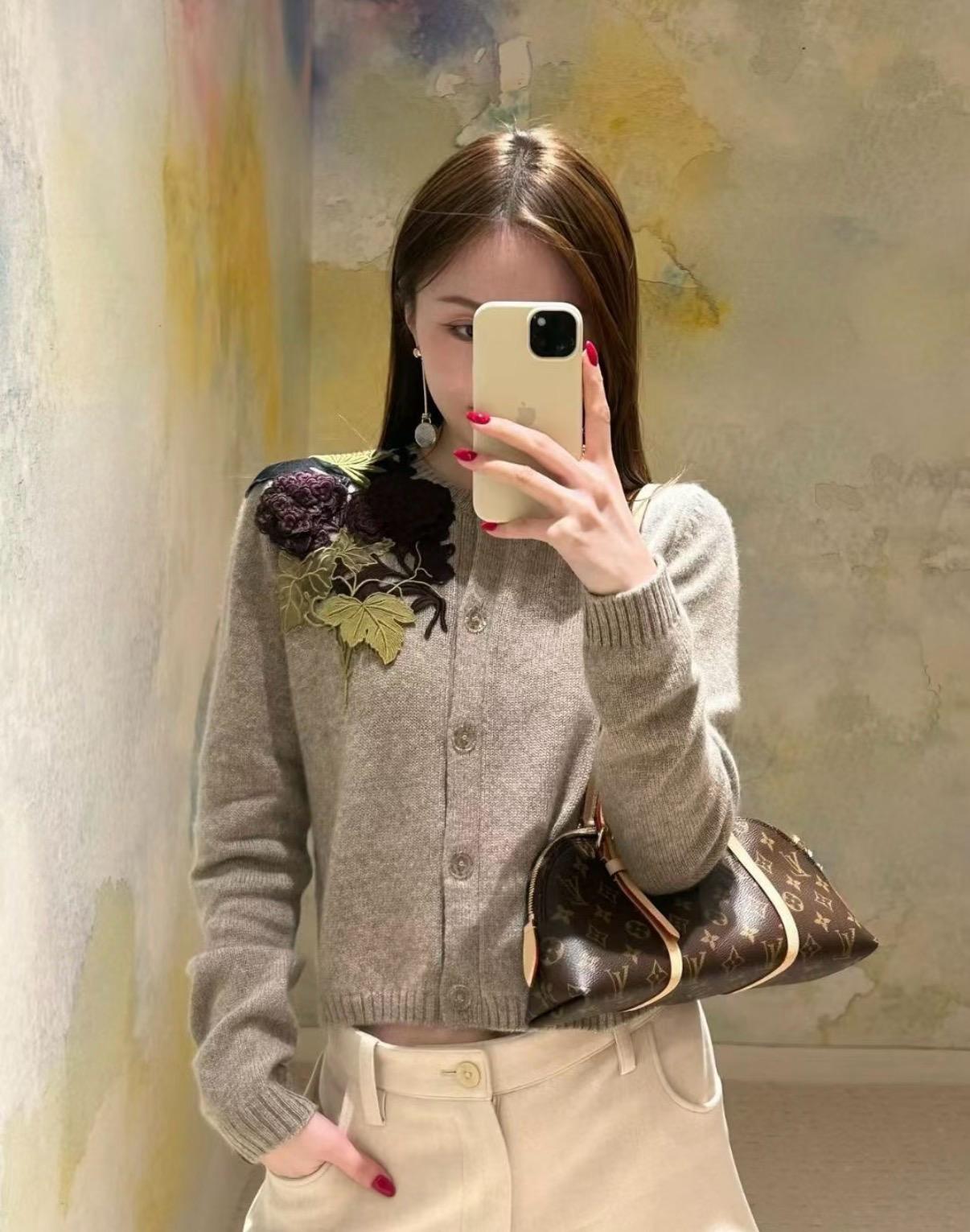 LOUIS VUITTON 立體花卉蕾絲拼接羊絨針織開衫｜36／38／40／42