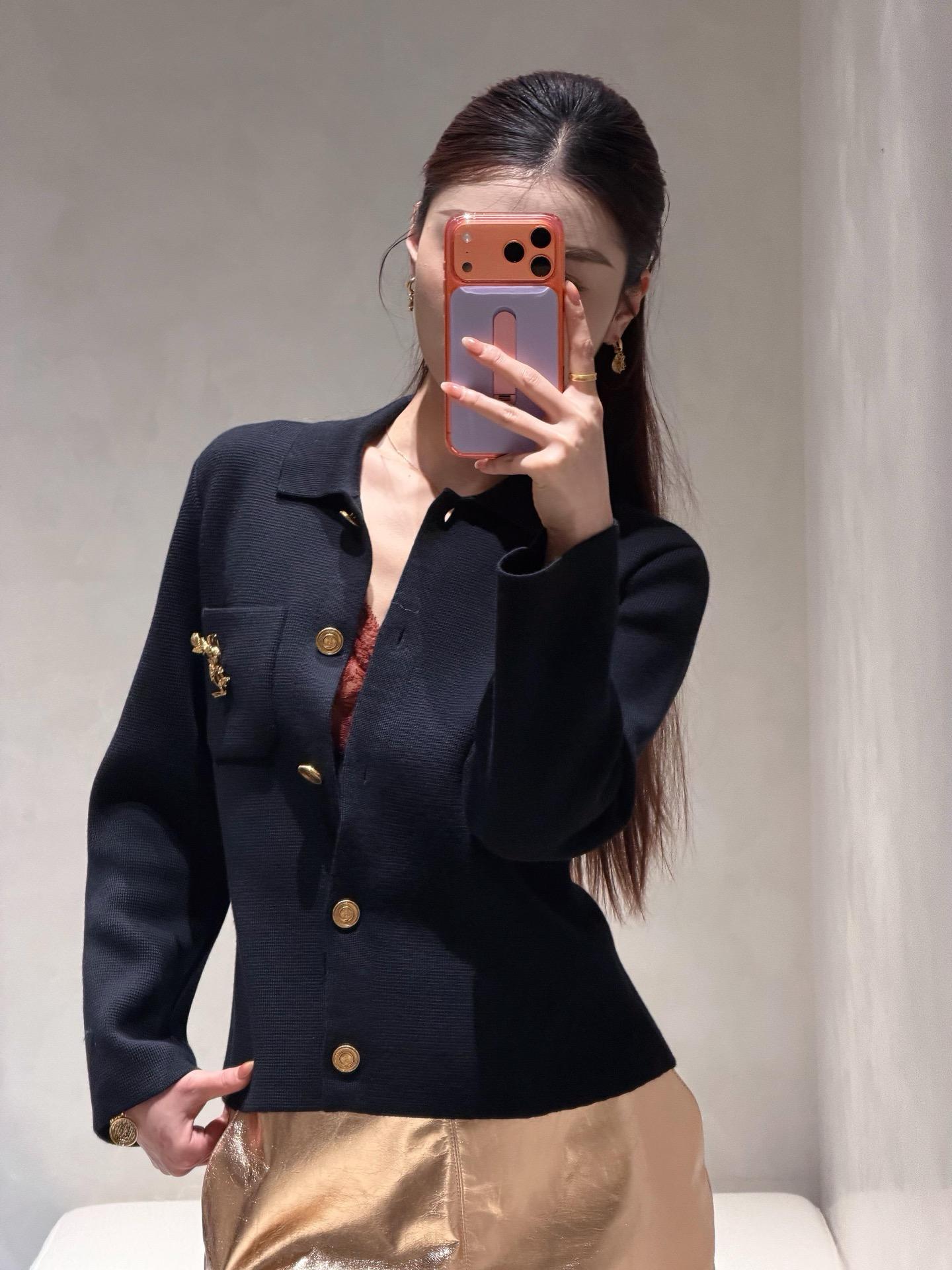 SAINT LAURENT 26S 立體浮雕金扣翻領羅紋針織外套｜36／38／40
