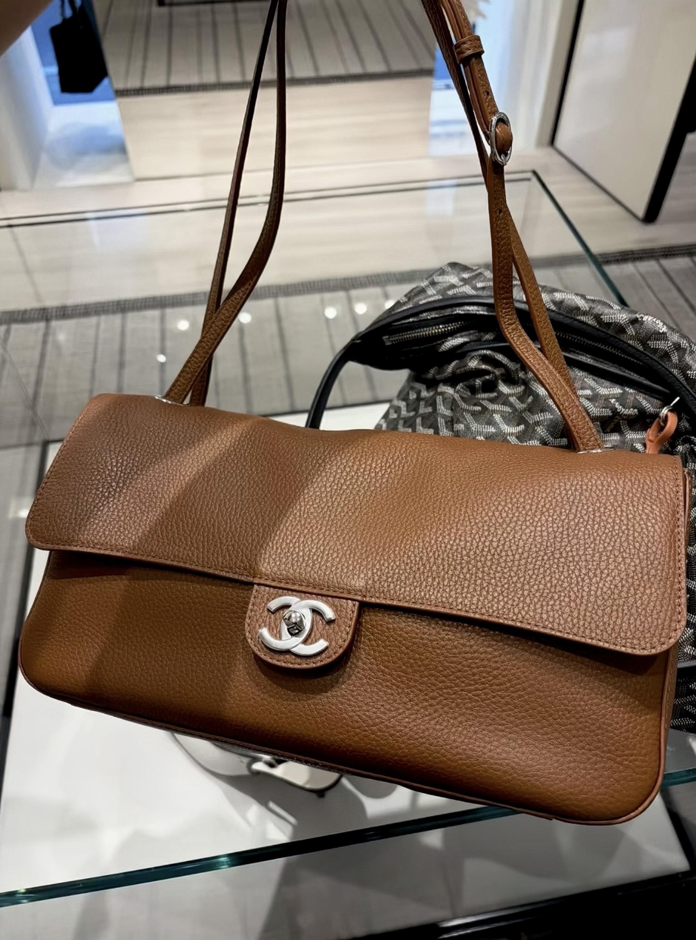 小號｜Maxi 口蓋包 金棕色/銀釦｜26S荔枝紋鏈條包 32cm