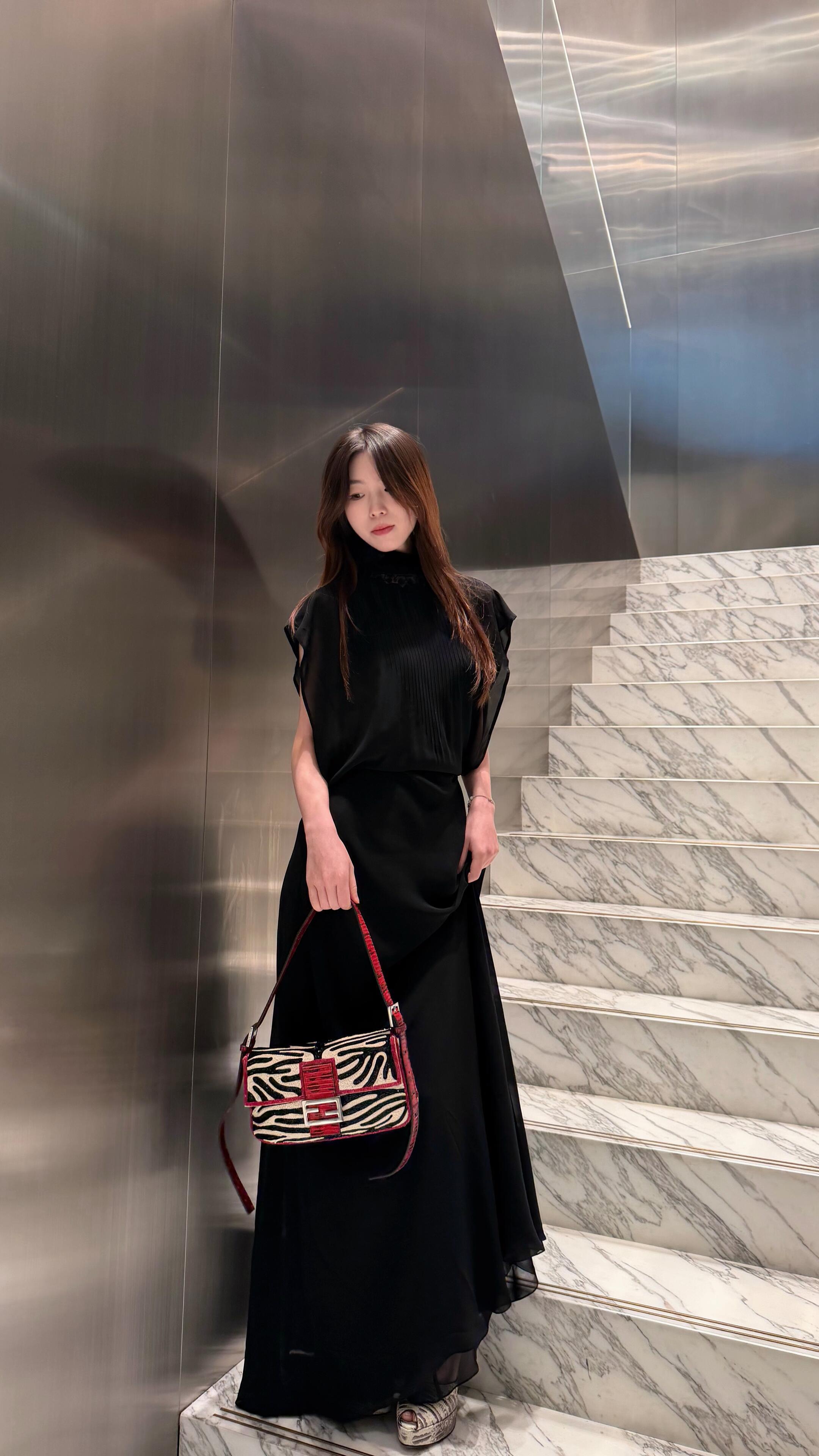 FENDI 26S 立體鉤花刺繡拼接披肩式桑蠶絲長洋裝｜36／38／40／42