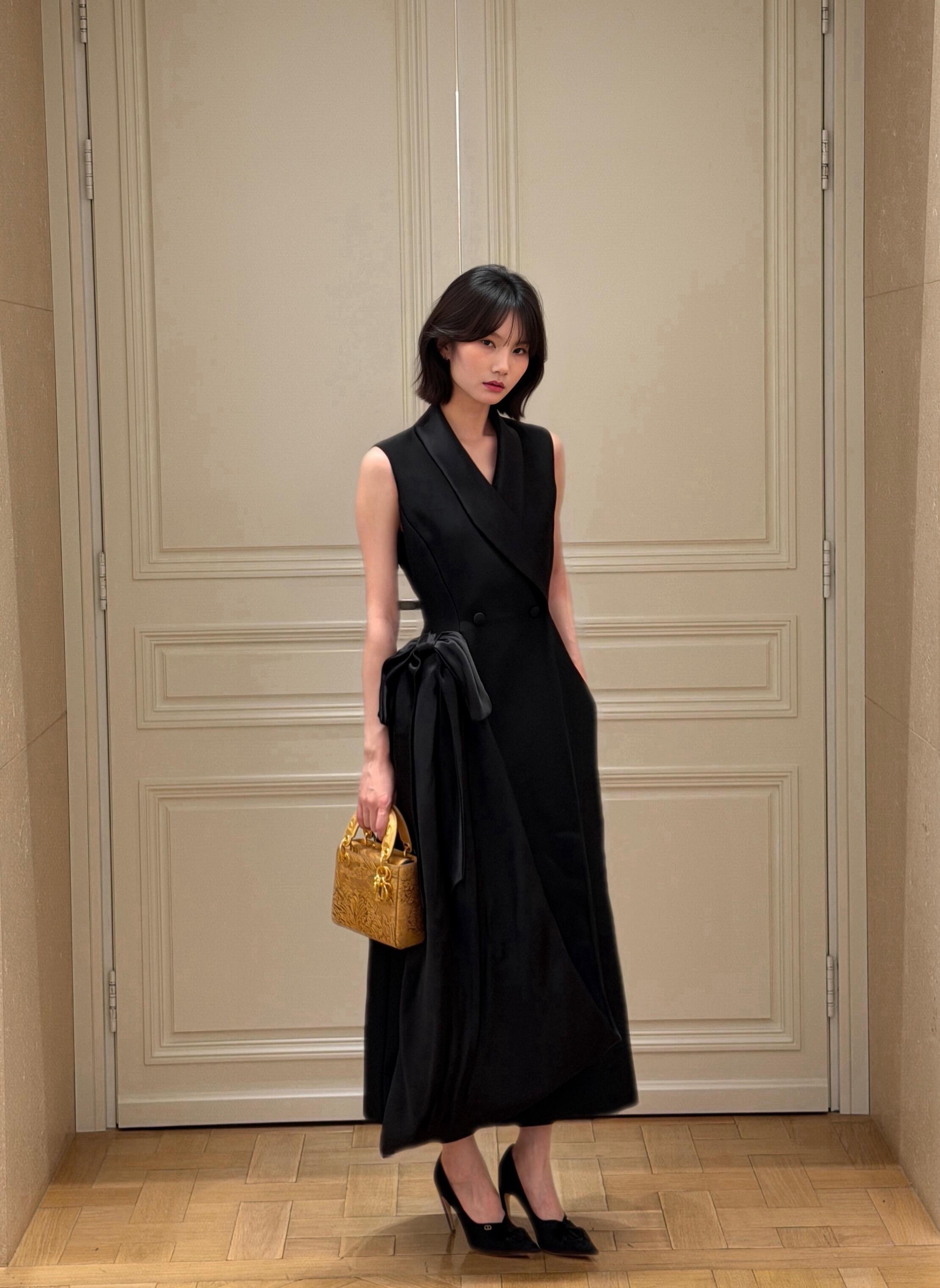 DIOR 26S 側面立體緞面蝴蝶結絲毛修身無袖洋裝｜36／38／40／42