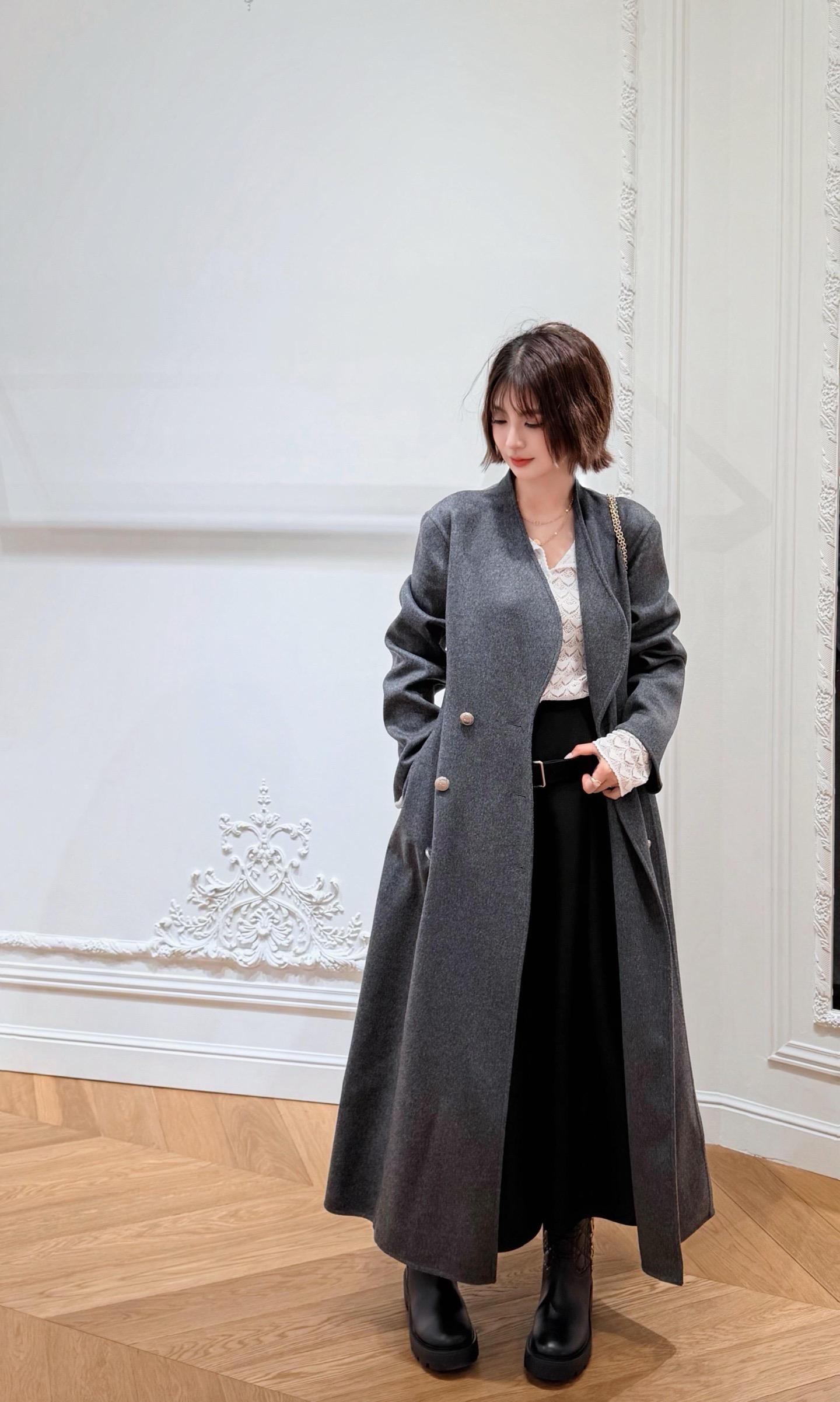 DIOR 26S 洛可可 Medaillon 徽章雙排扣澳洲羊毛大衣｜36／38／40／42