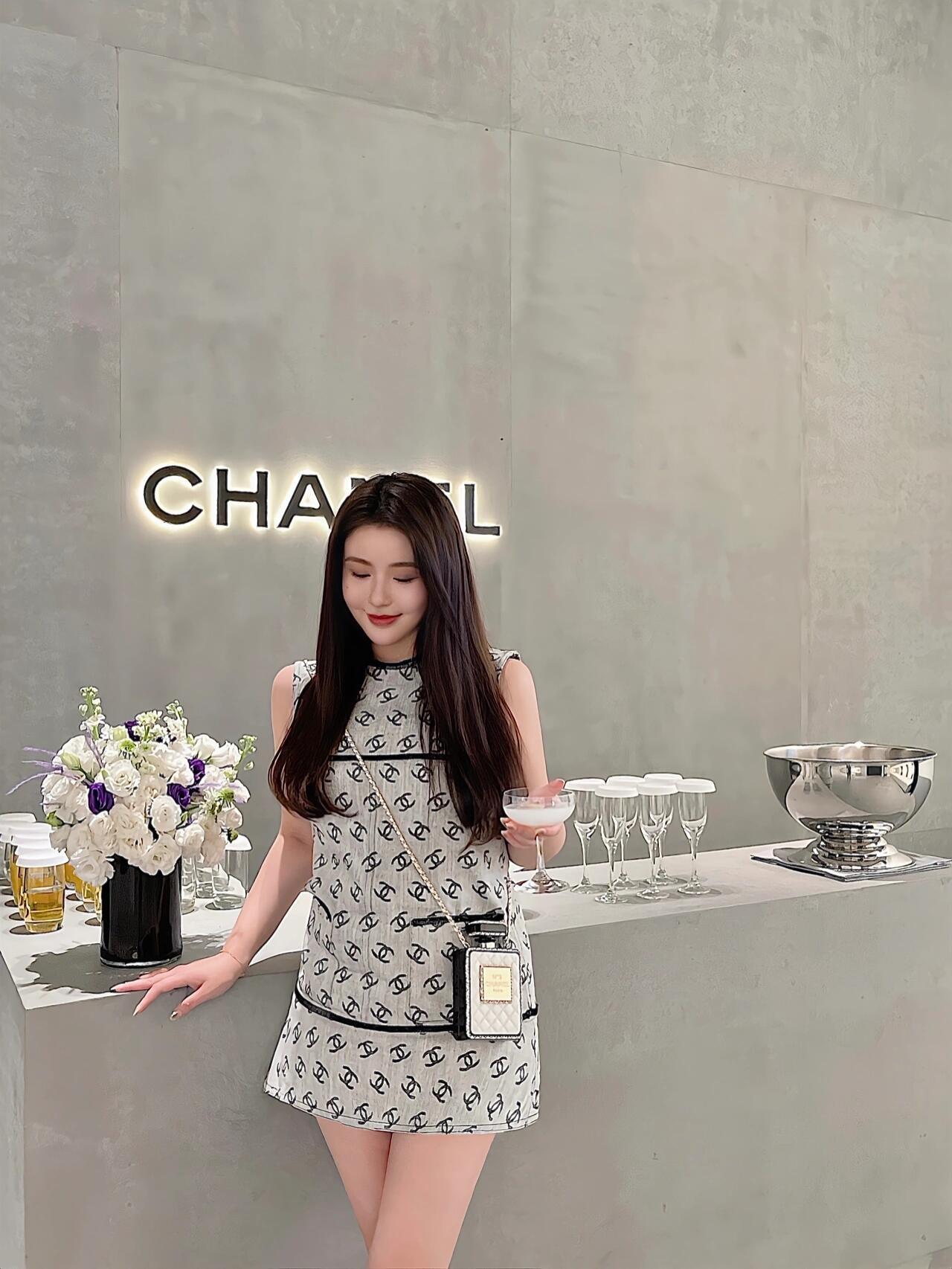 CHANEL 22B 經典雙C珠片無袖連身裙｜36／38／40