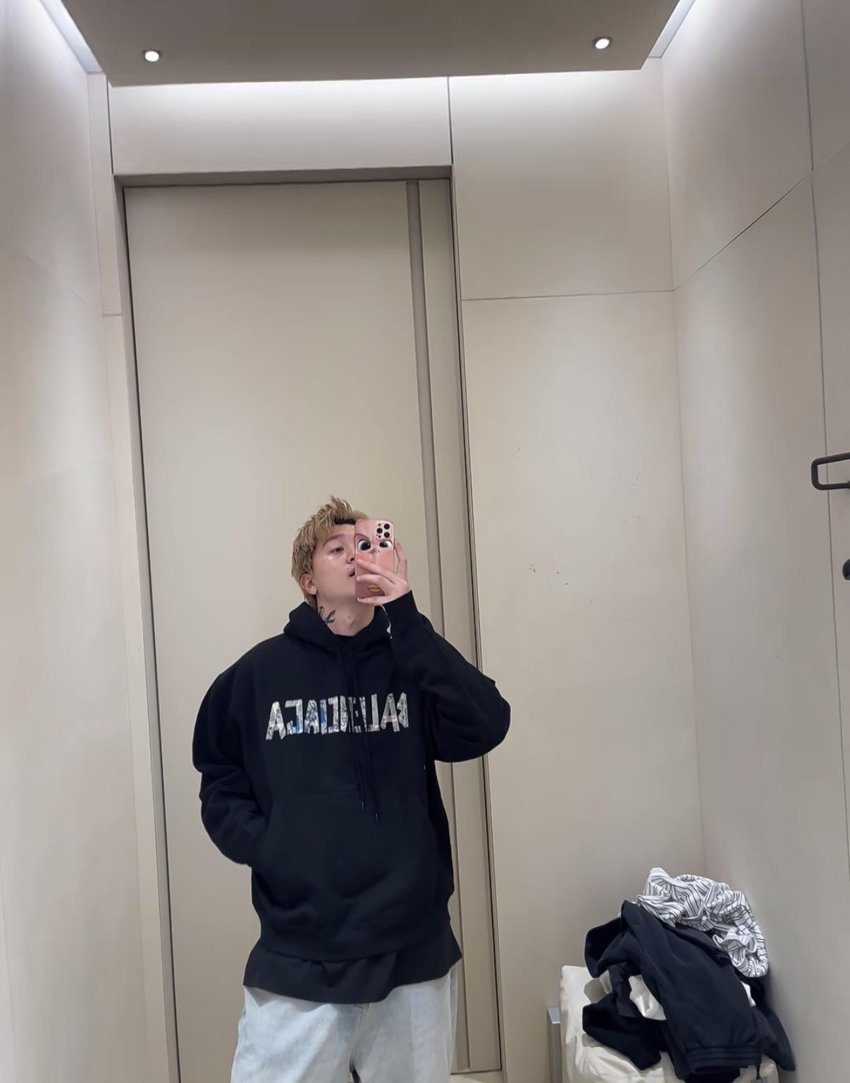 BALENCIAGA 26S 塗鴉做舊字母連帽衛衣｜36／38／40／42