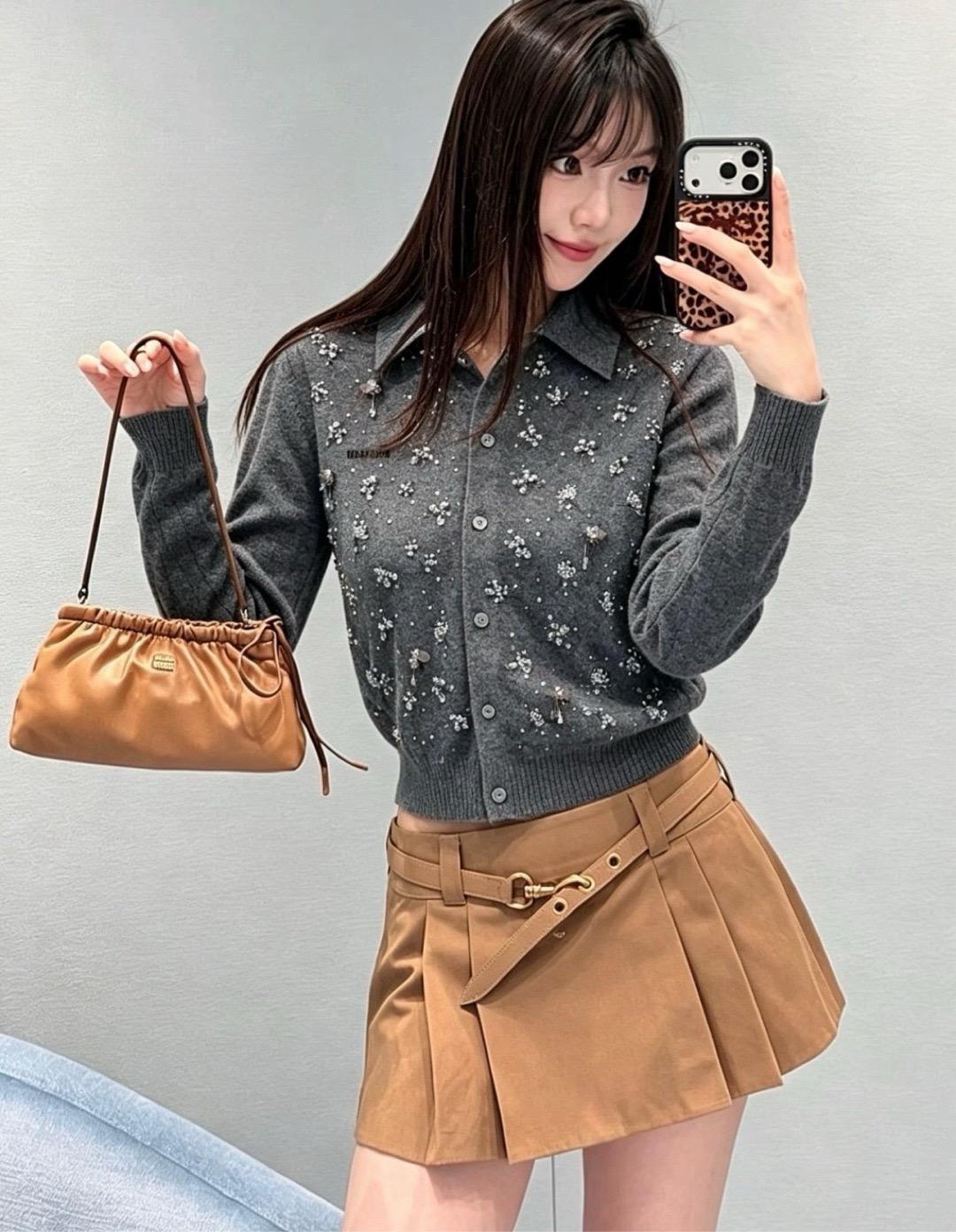MIU MIU Ramadan Collection 限定手工釘珠羊絨翻領開衫｜36／38／40