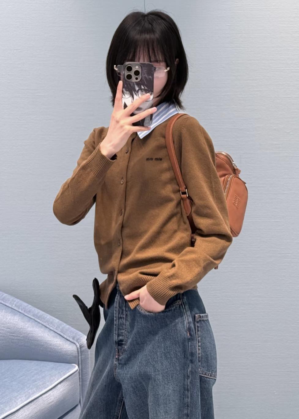 Miu Miu 條紋襯衫領純羊絨針織開衫｜焦糖駝色｜38／40／42