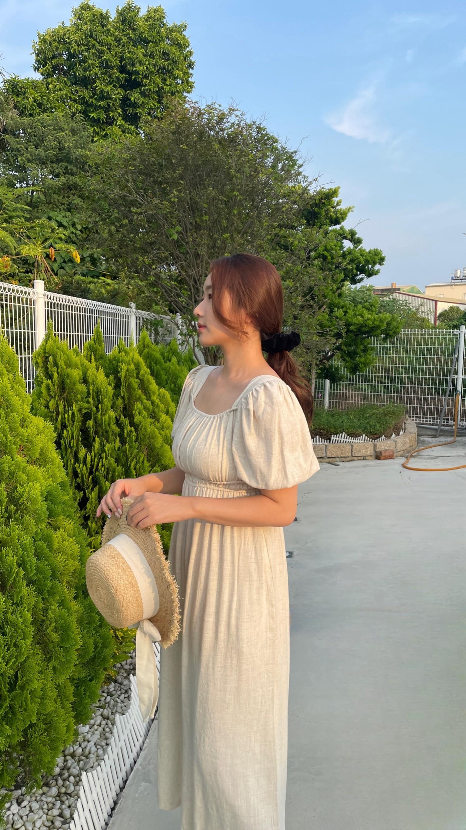 短袖棉麻寬鬆連身褲 杏色