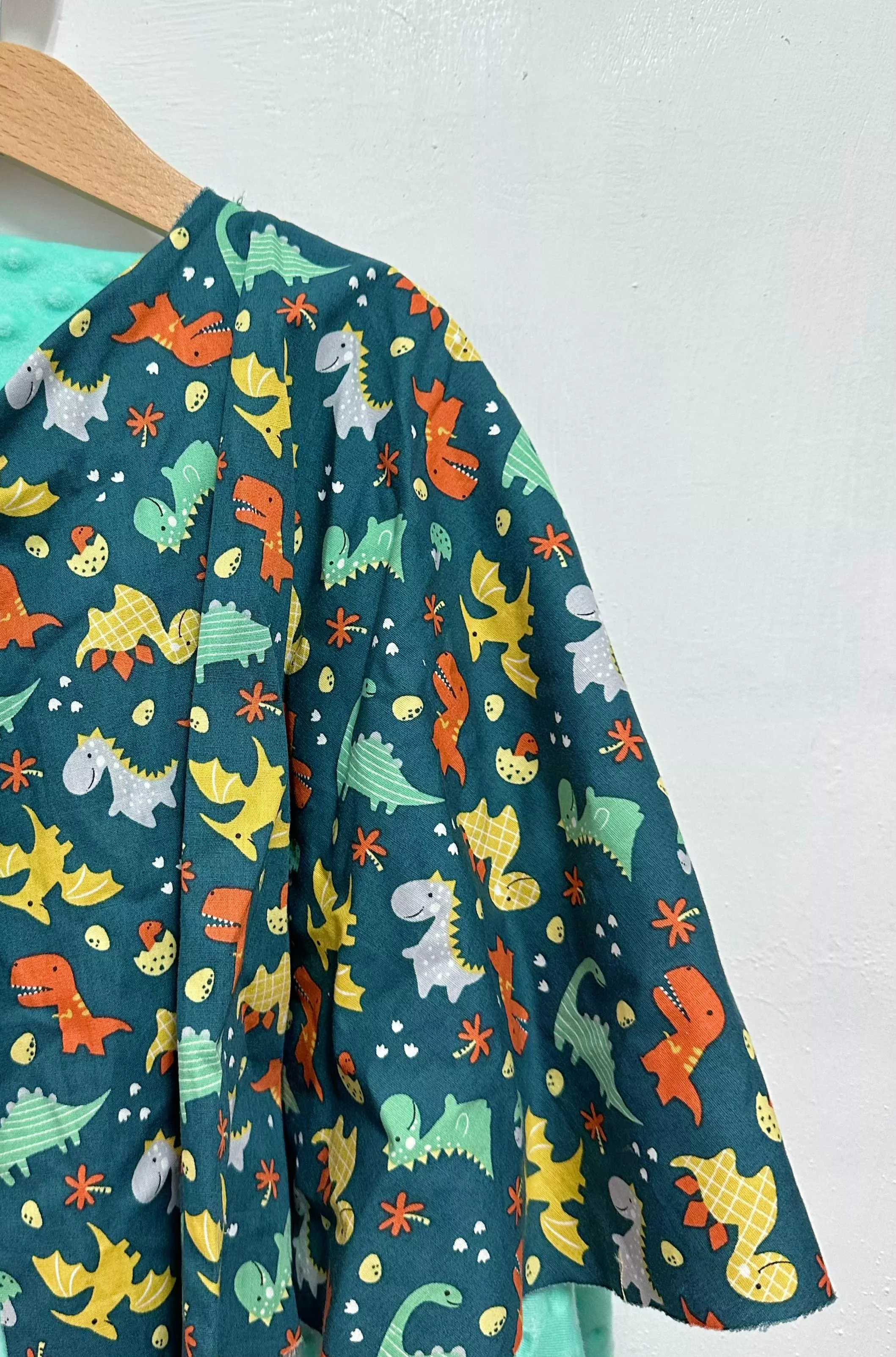 【現貨】手作斗篷外套M號-絕版可愛恐龍款