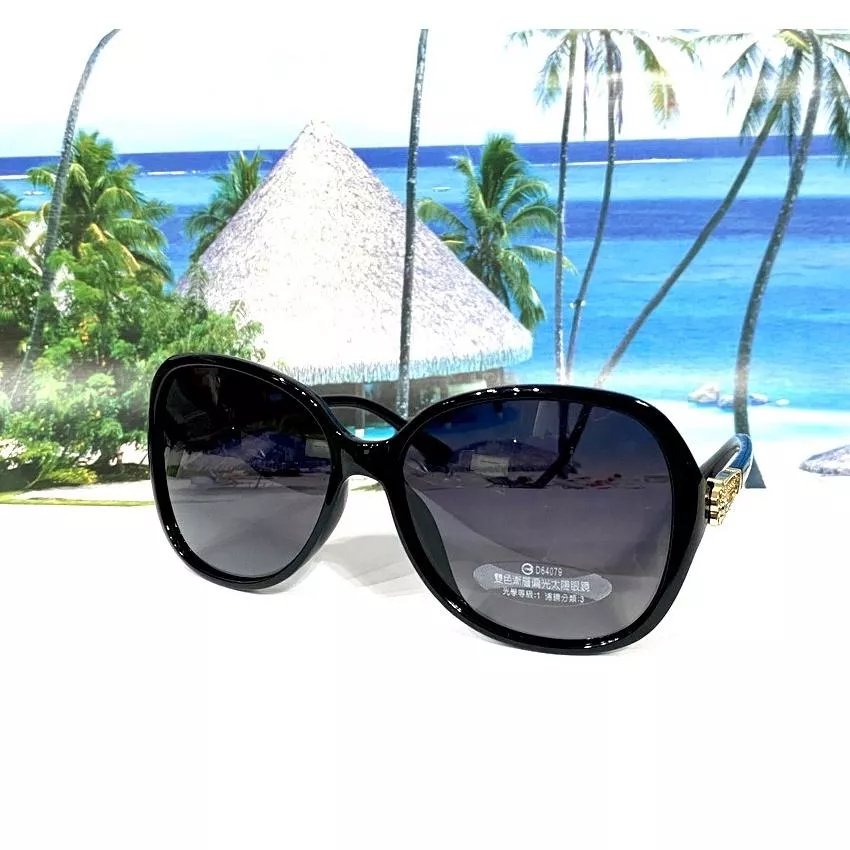 經緯度鐘錶 台灣製造／偏光太陽眼鏡 雜誌首推 時尚鏡架 日韓女星最愛 大鏡框 休閒 駕車 沙灘 【破盤價200】8230