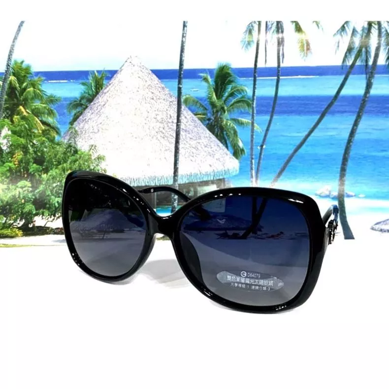 經緯度鐘錶 偏光太陽眼鏡 雜誌首推 高雅時尚鏡架 日韓女星最愛 濱崎步大鏡框 休閒 UV400【破盤價200】8260