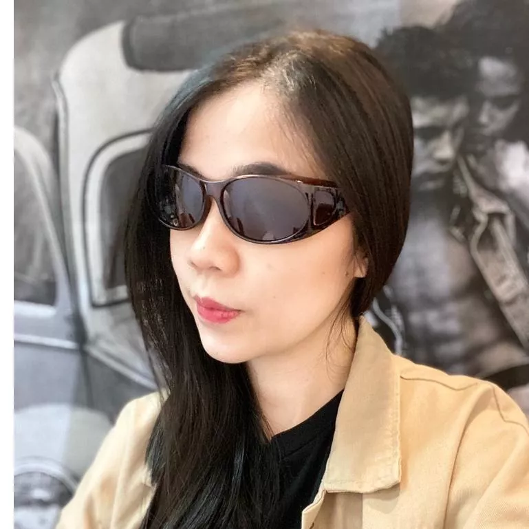 經緯度鐘錶 偏光太陽眼鏡 台灣製造 寶麗來鏡片 近視族必備 自行車專業防風防蚊 圓弧形加大包覆【破盤價】2112霧黑