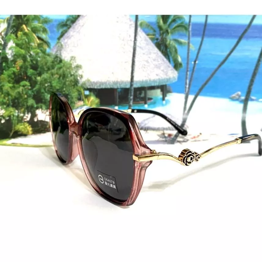 經緯度鐘錶 偏光太陽眼鏡 雜誌首推 時尚鏡架 日韓女星最愛 大鏡框 休閒百搭造型 沙灘 台灣製造【破盤價】8254