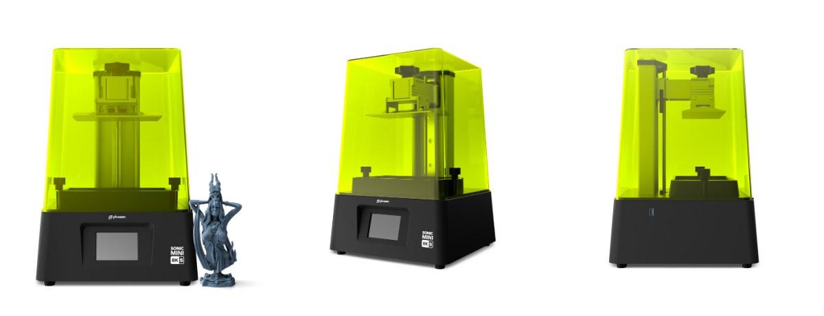 Phrozen Sonic Mini 8K S 外觀三視角：正面（旁為列印完成的模型）、斜側面與側面